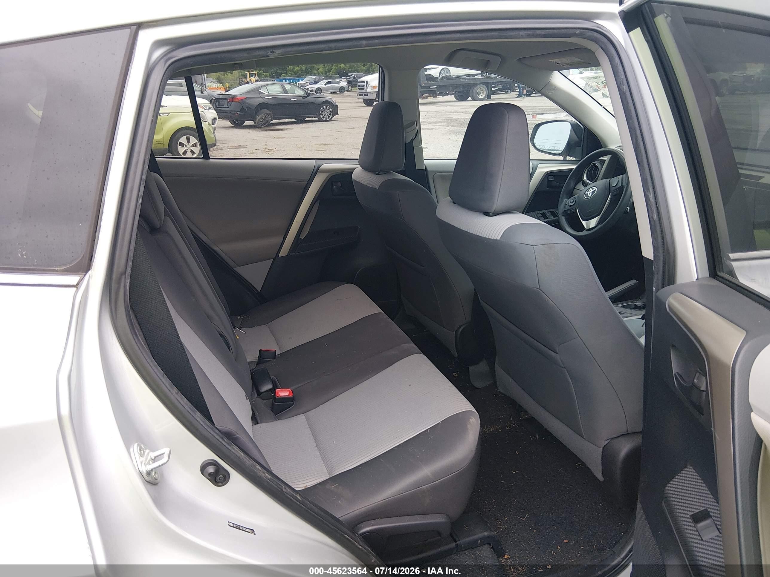2013 Toyota Rav4 Le Silver vin: 2T3ZFREVXDW038741