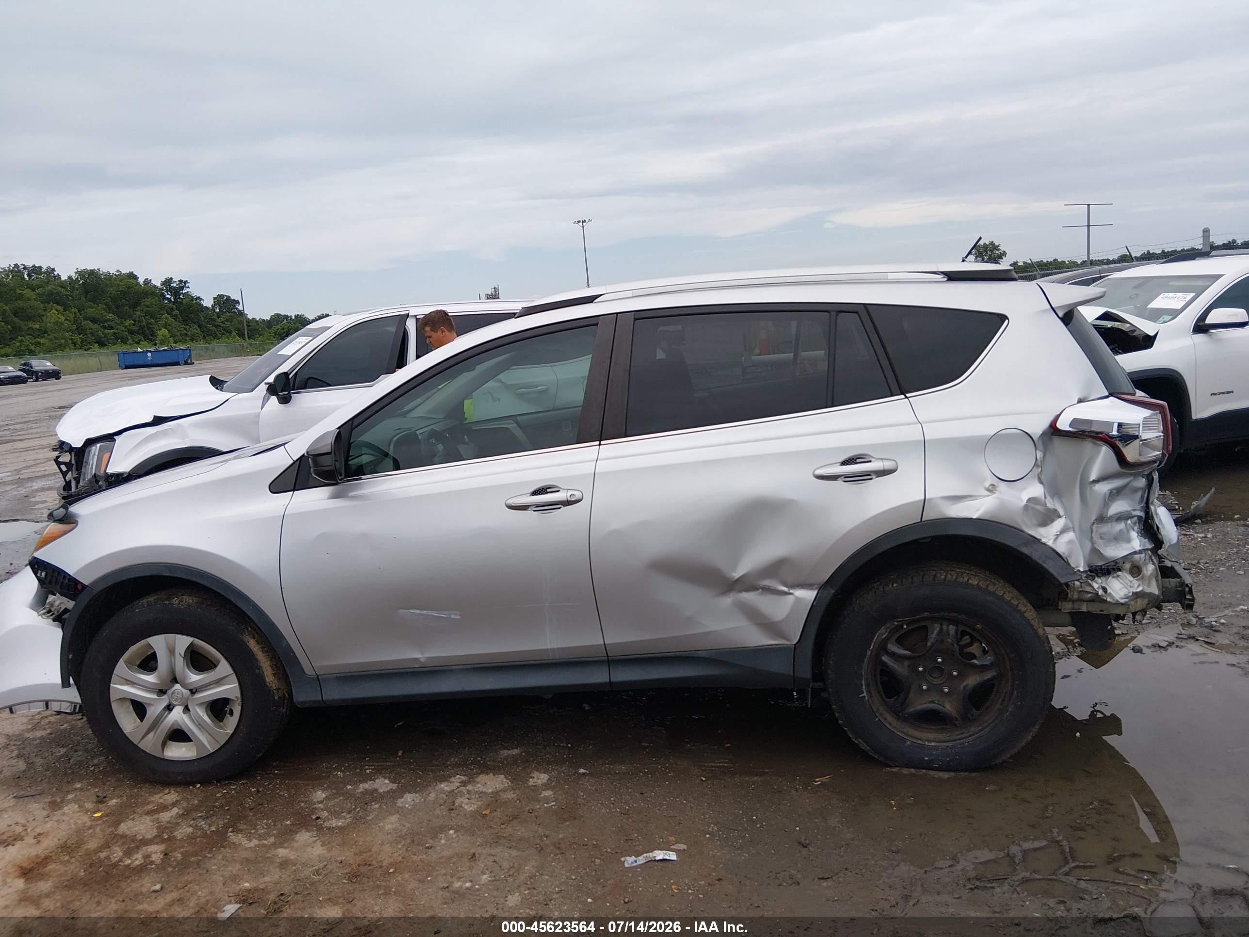 2013 Toyota Rav4 Le Silver vin: 2T3ZFREVXDW038741