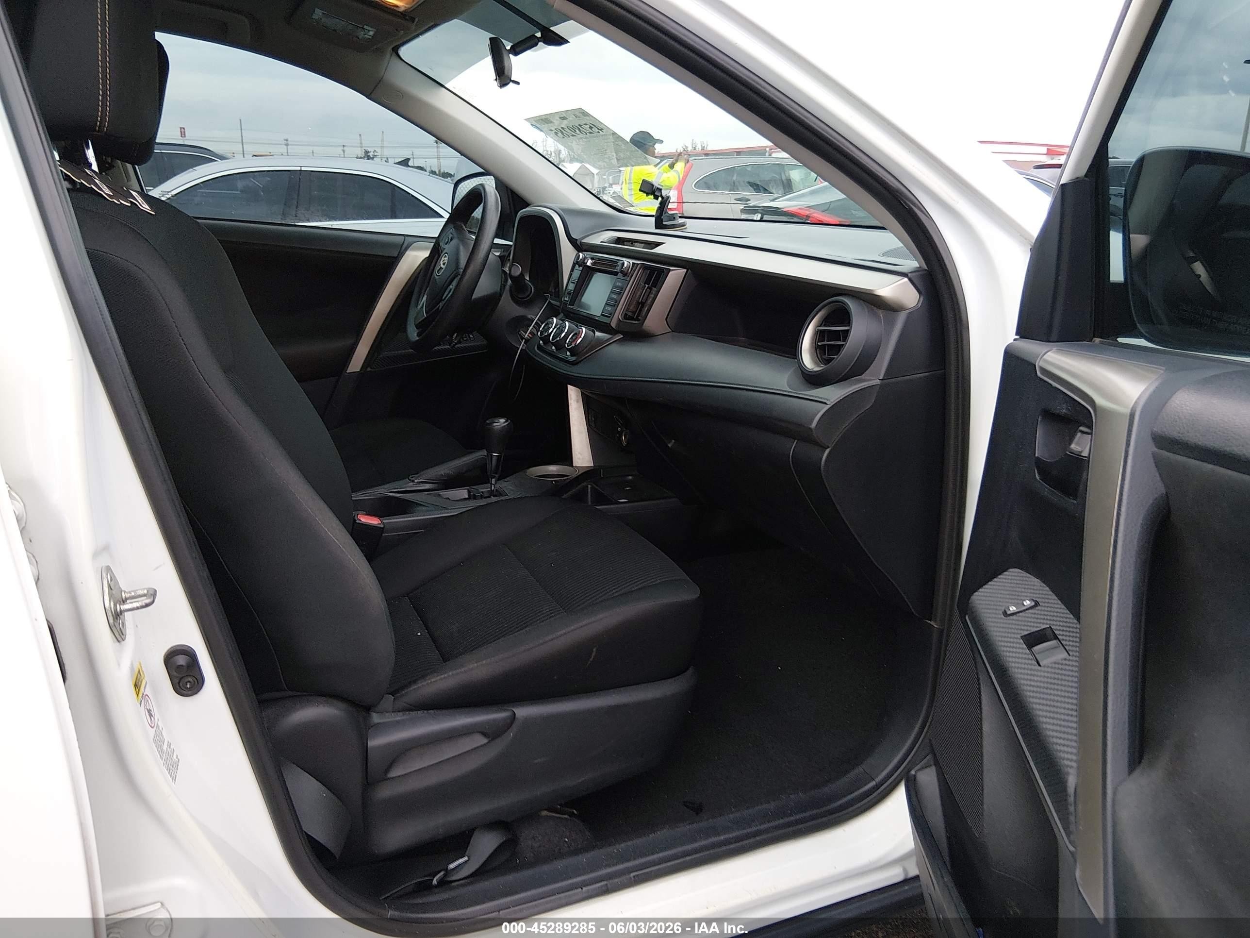2014 Toyota Rav4 Le White vin: 2T3ZFREVXEW087200