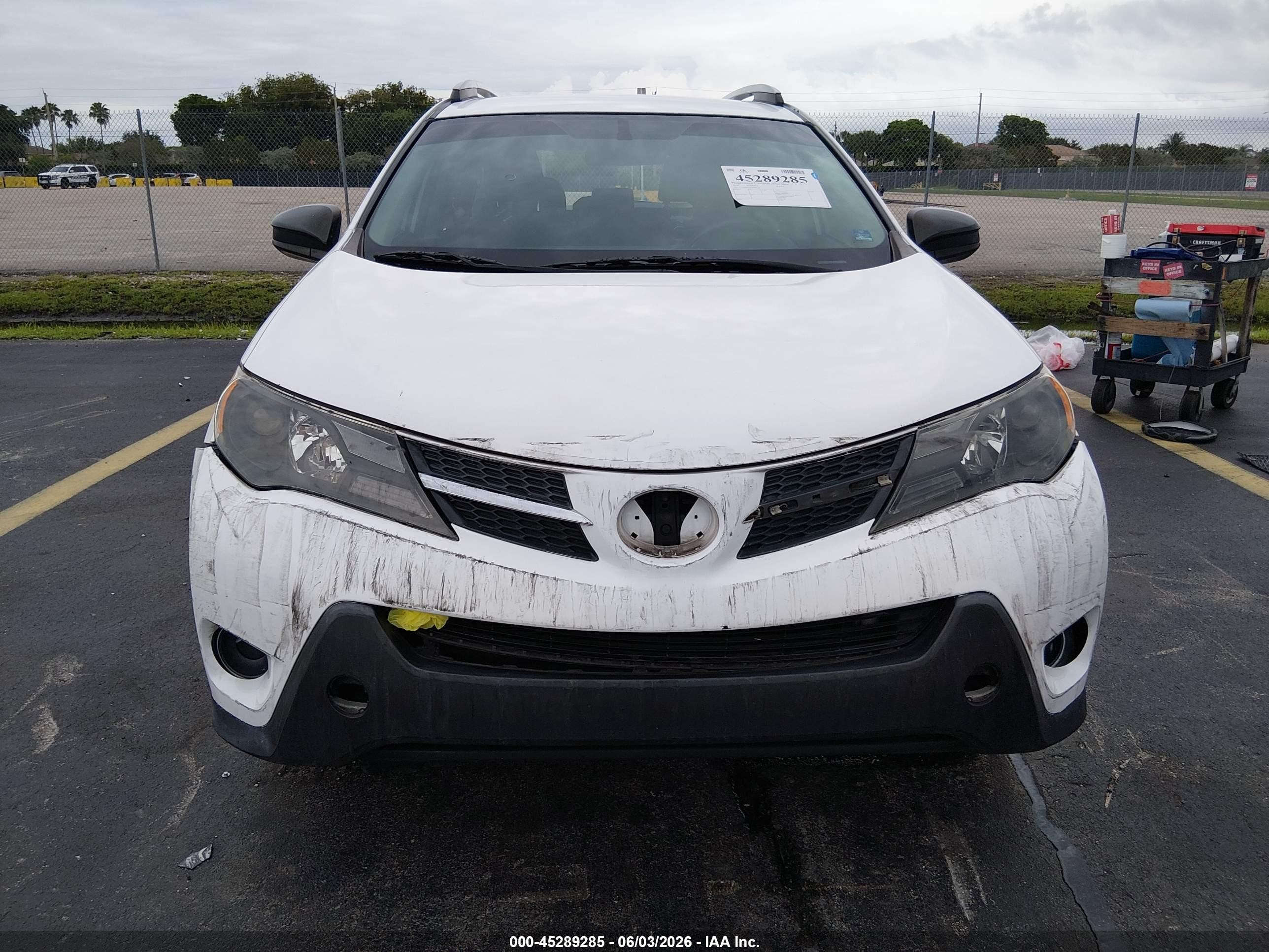 2014 Toyota Rav4 Le White vin: 2T3ZFREVXEW087200