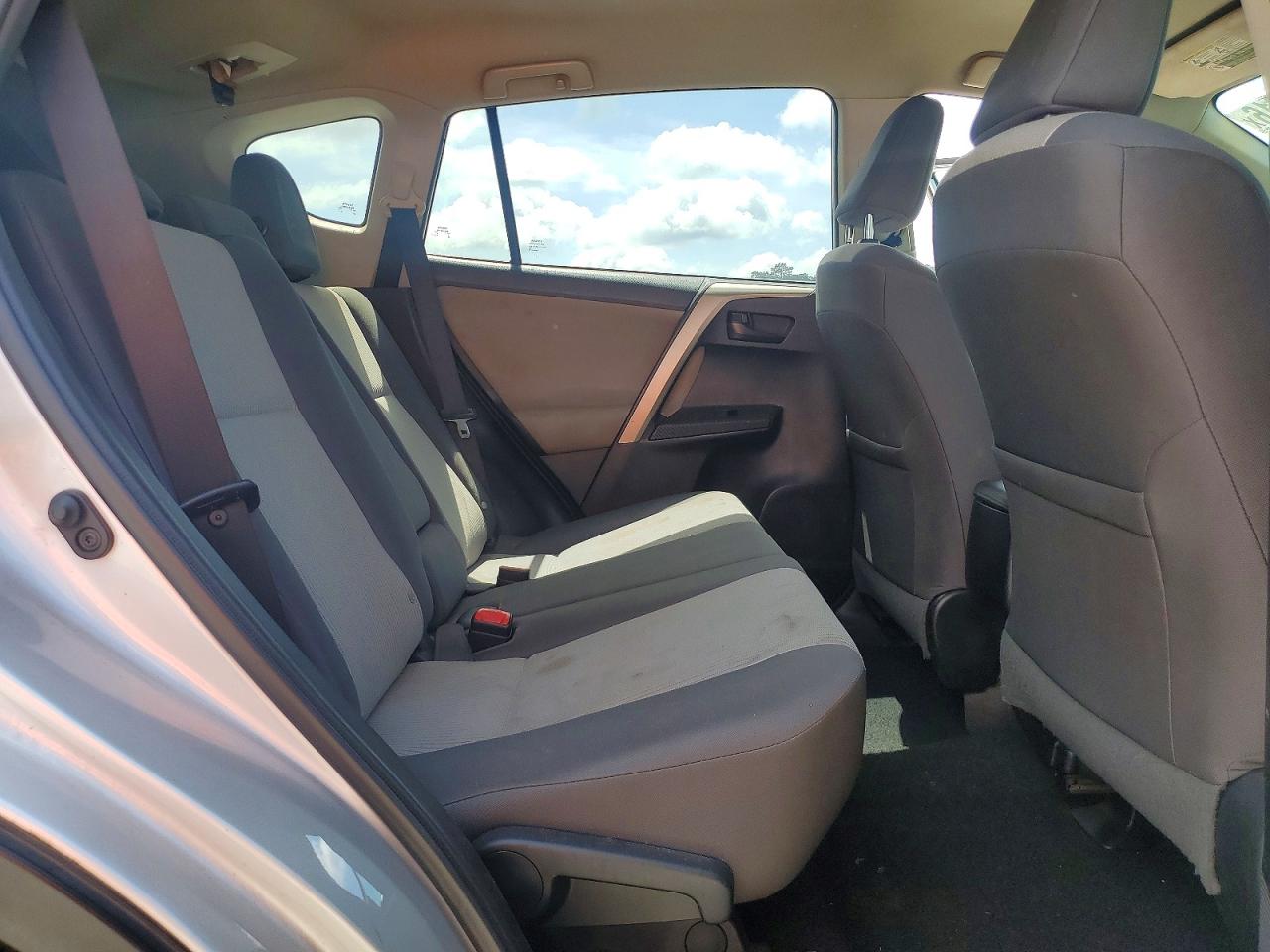 2014 Toyota Rav4 Le Silver vin: 2T3ZFREVXEW087598