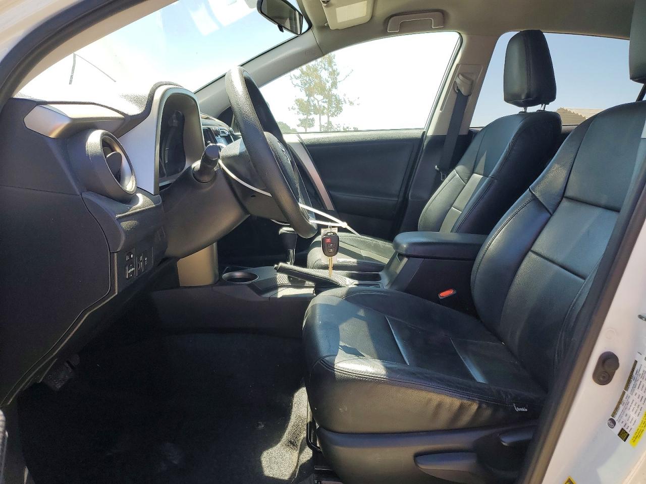 2014 Toyota Rav4 Le Белый vin: 2T3ZFREVXEW097936