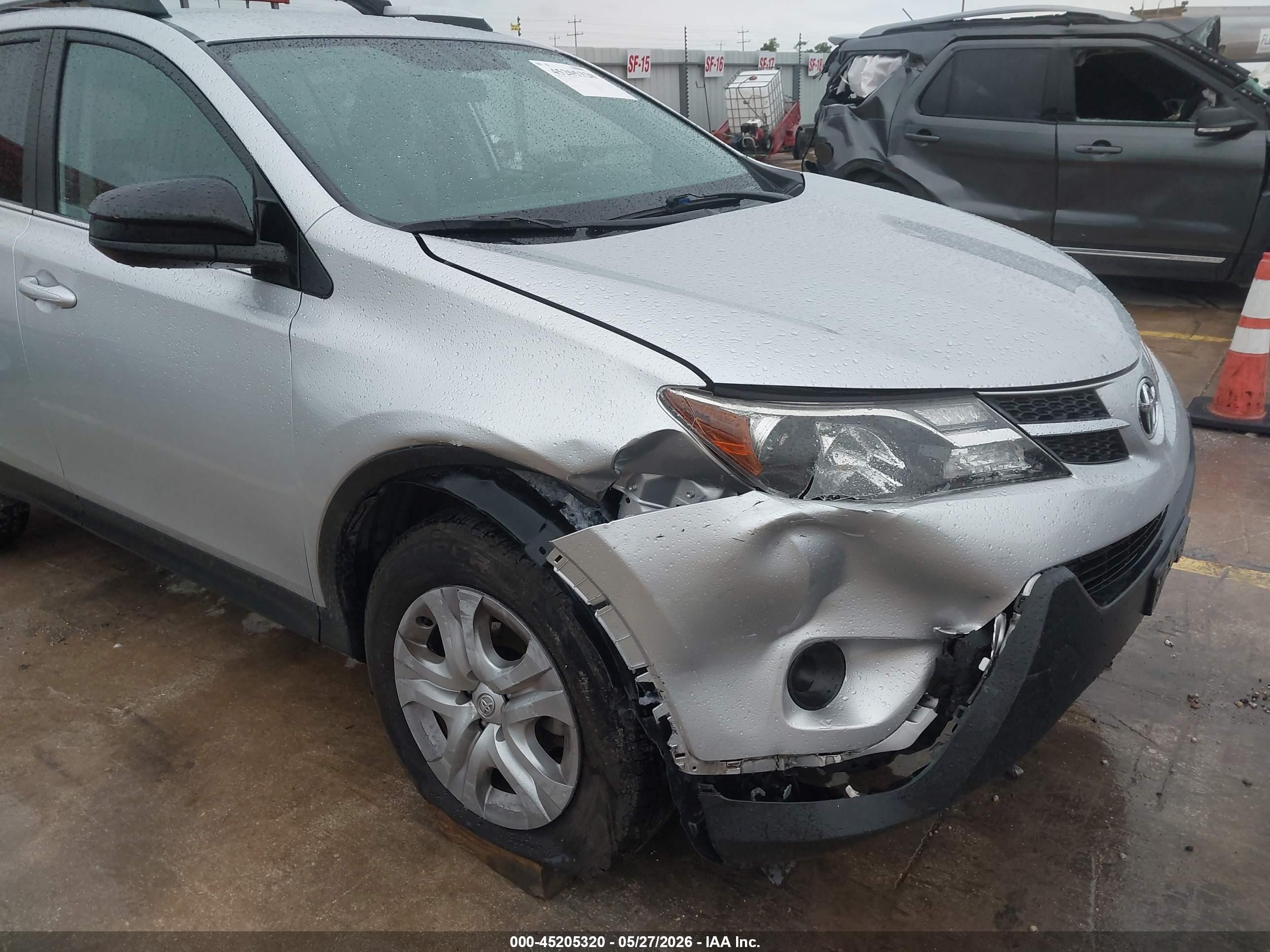 2014 Toyota Rav4 Le Silver vin: 2T3ZFREVXEW117134