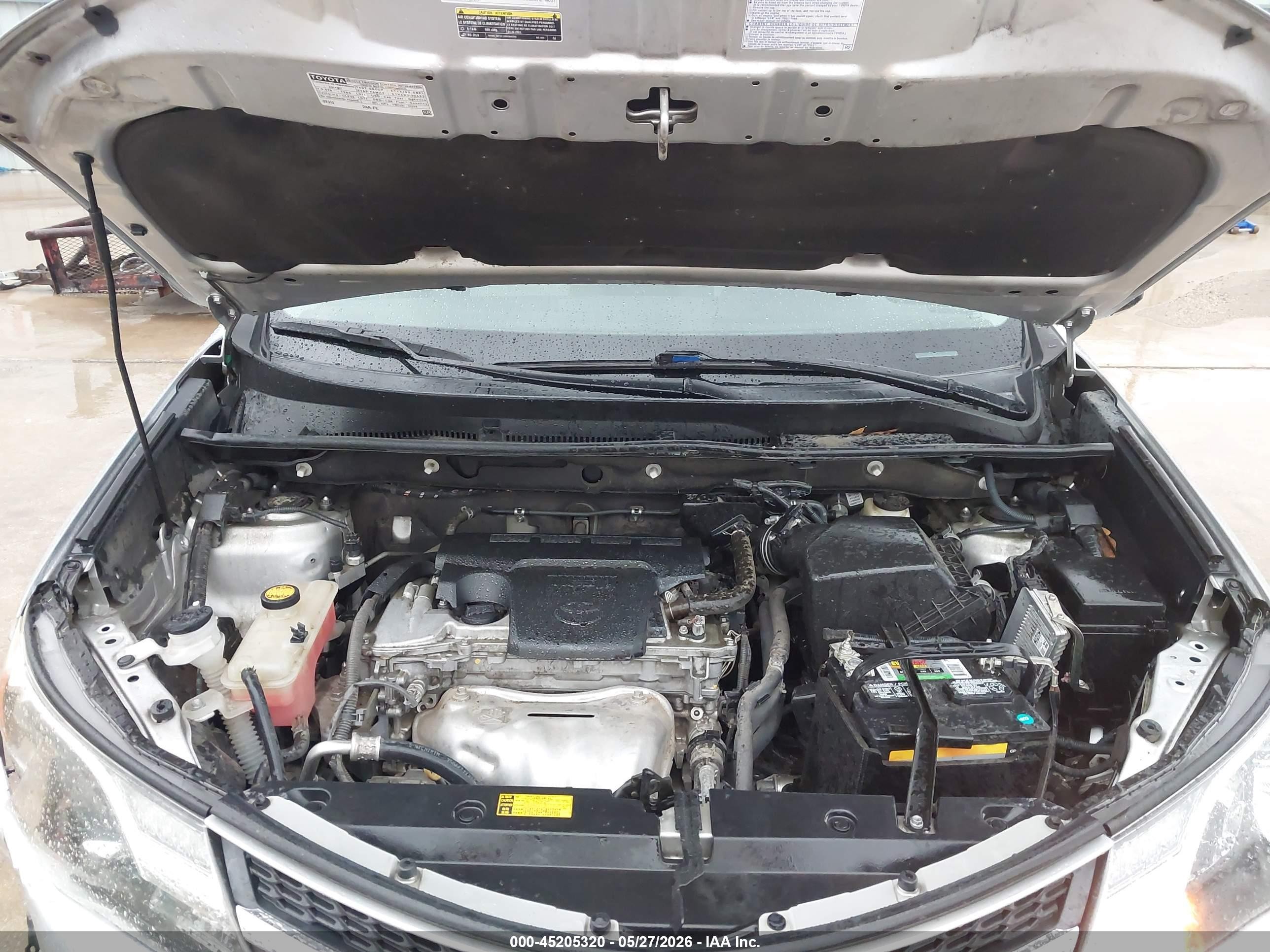 2014 Toyota Rav4 Le Silver vin: 2T3ZFREVXEW117134