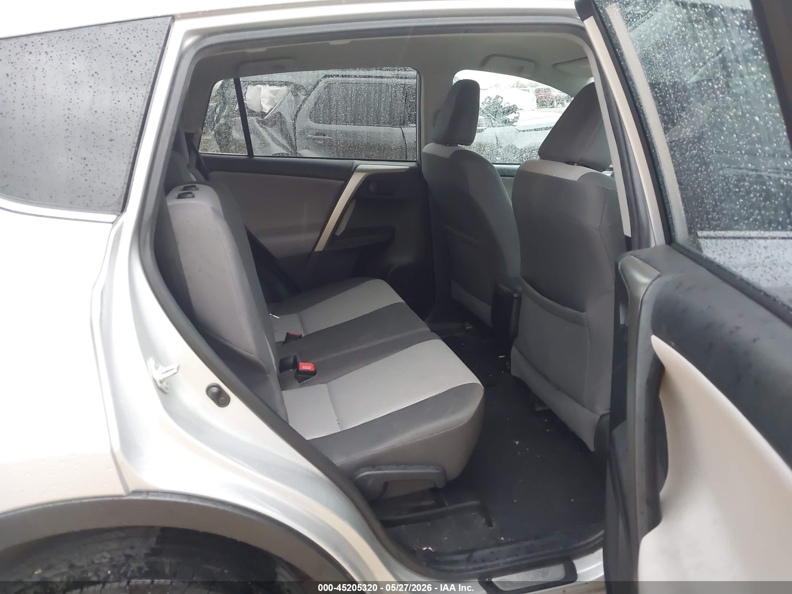 2014 Toyota Rav4 Le Silver vin: 2T3ZFREVXEW117134