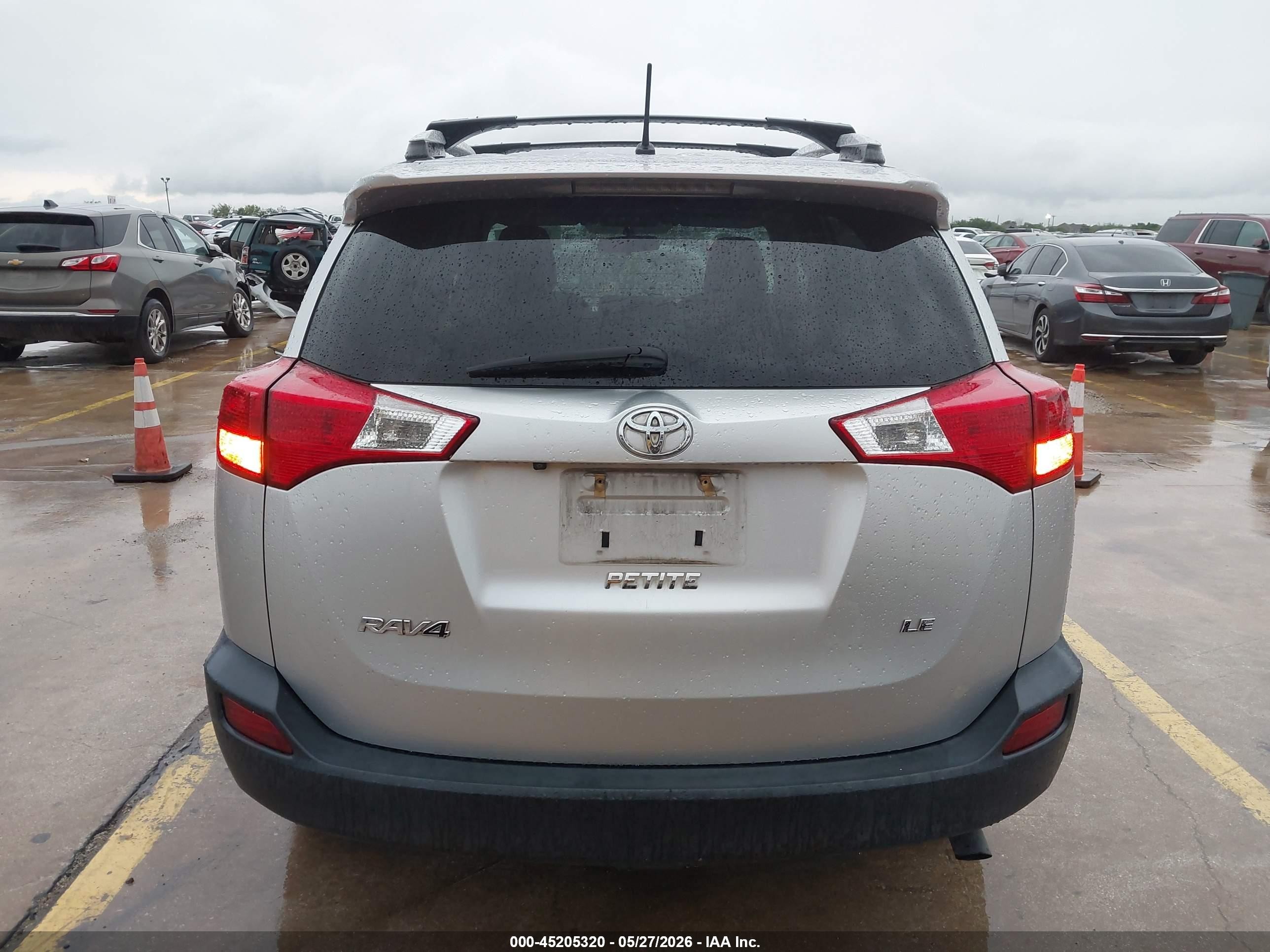 2014 Toyota Rav4 Le Silver vin: 2T3ZFREVXEW117134