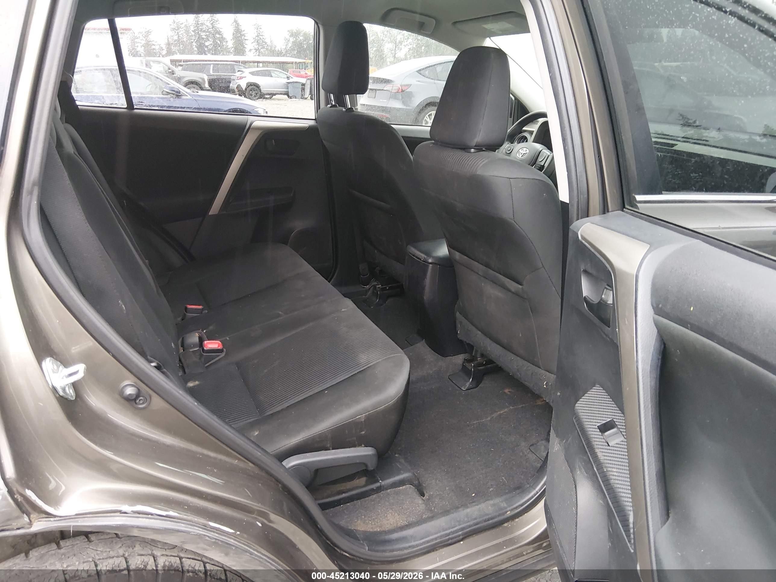 2015 Toyota Rav4 Le Gray vin: 2T3ZFREVXFW150796
