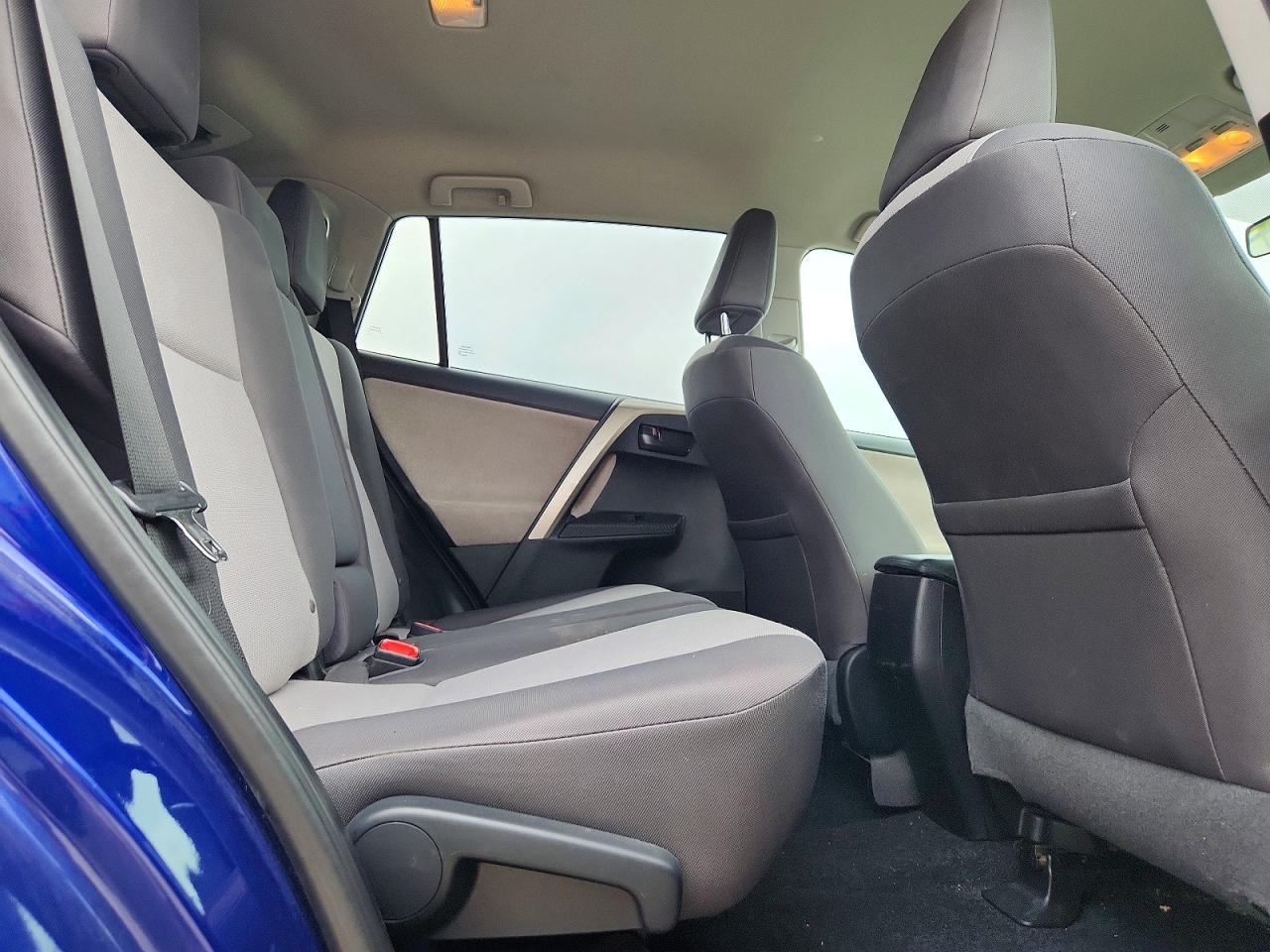 2015 Toyota Rav4 Le Blue vin: 2T3ZFREVXFW164360