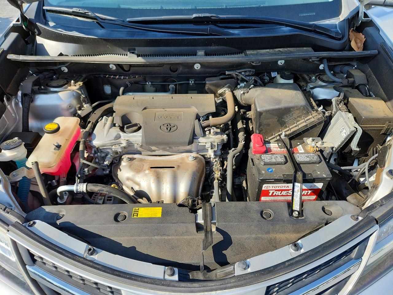2015 Toyota Rav4 Le Серебряный vin: 2T3ZFREVXFW230292