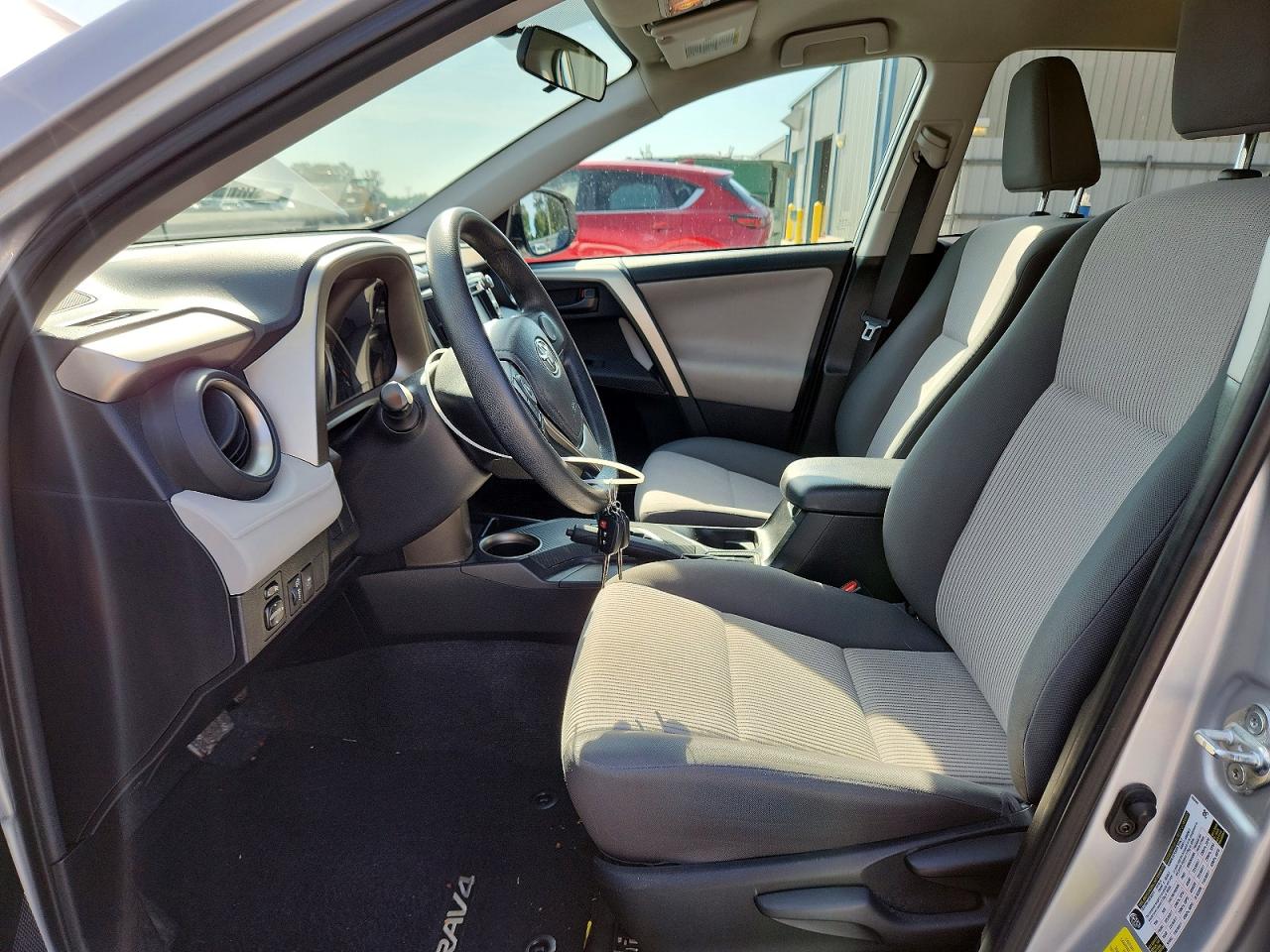2015 Toyota Rav4 Le Серебряный vin: 2T3ZFREVXFW230292