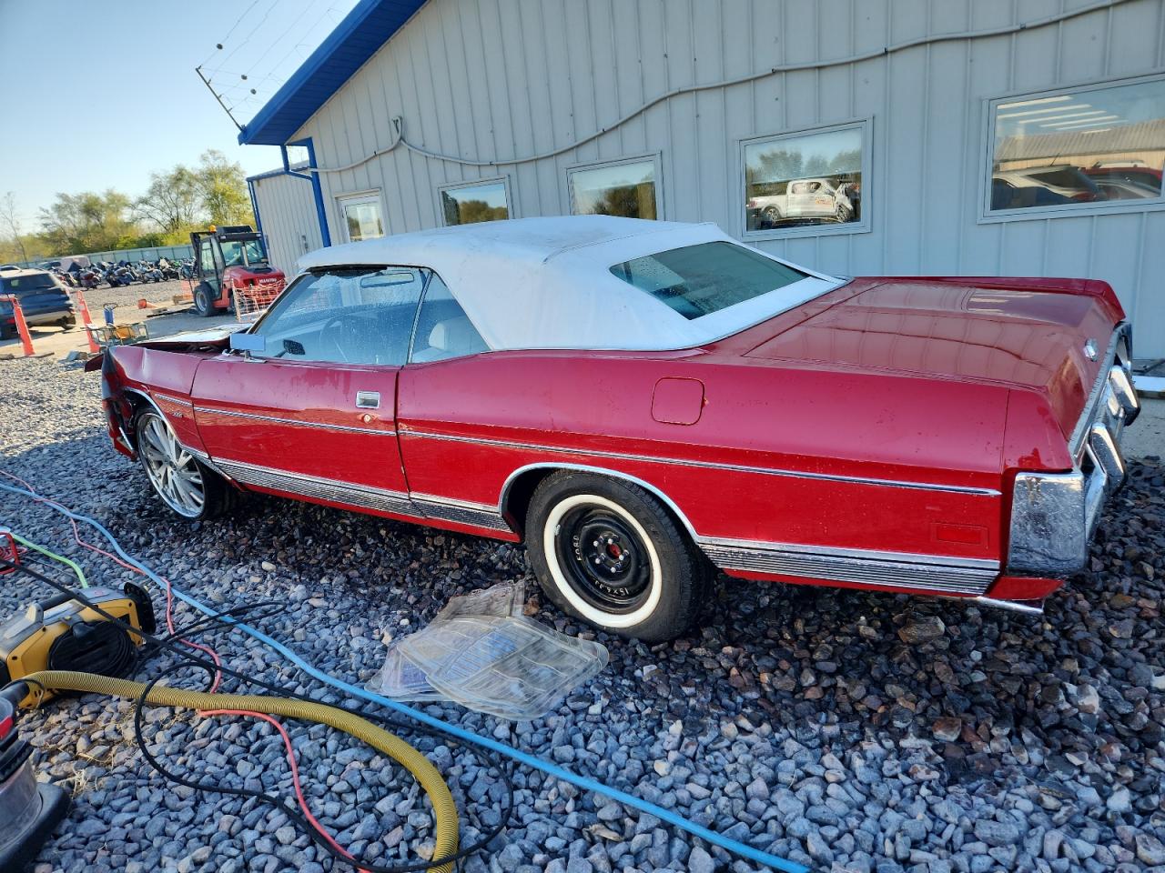 1972 Ford Ltd Red vin: 2U61N134736