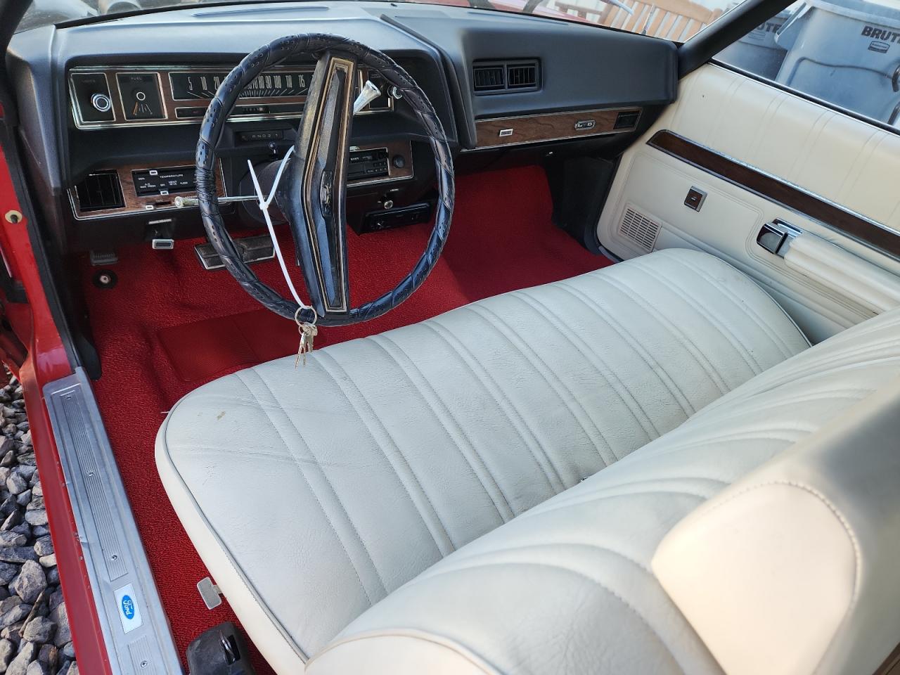 1972 Ford Ltd Red vin: 2U61N134736
