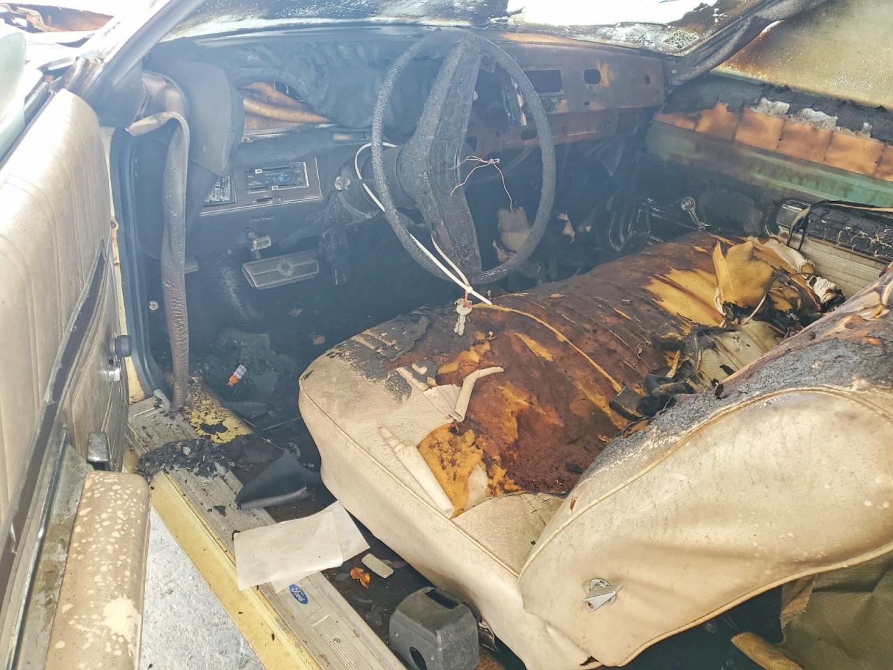 1972 Ford Ltd Yellow vin: 2U62S113242
