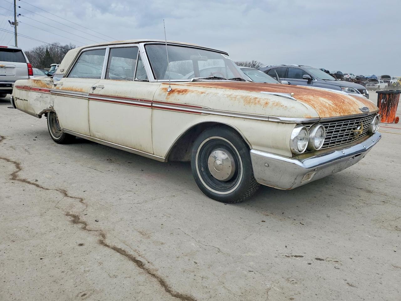 1962 Ford Galaxie White vin: 2U62W115151
