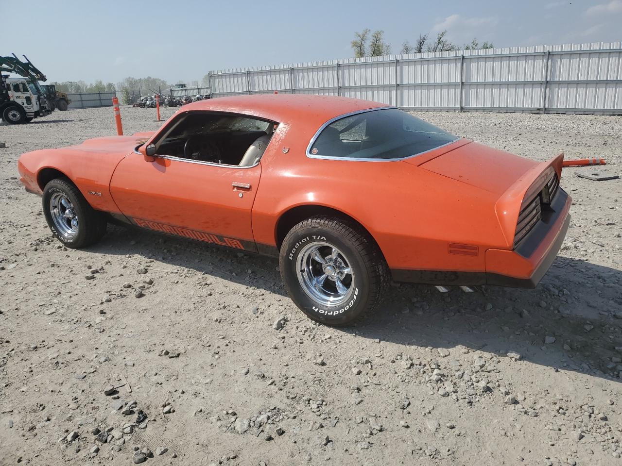 1976 Pontiac Uk   Orange vin: 2U87Z6N603201