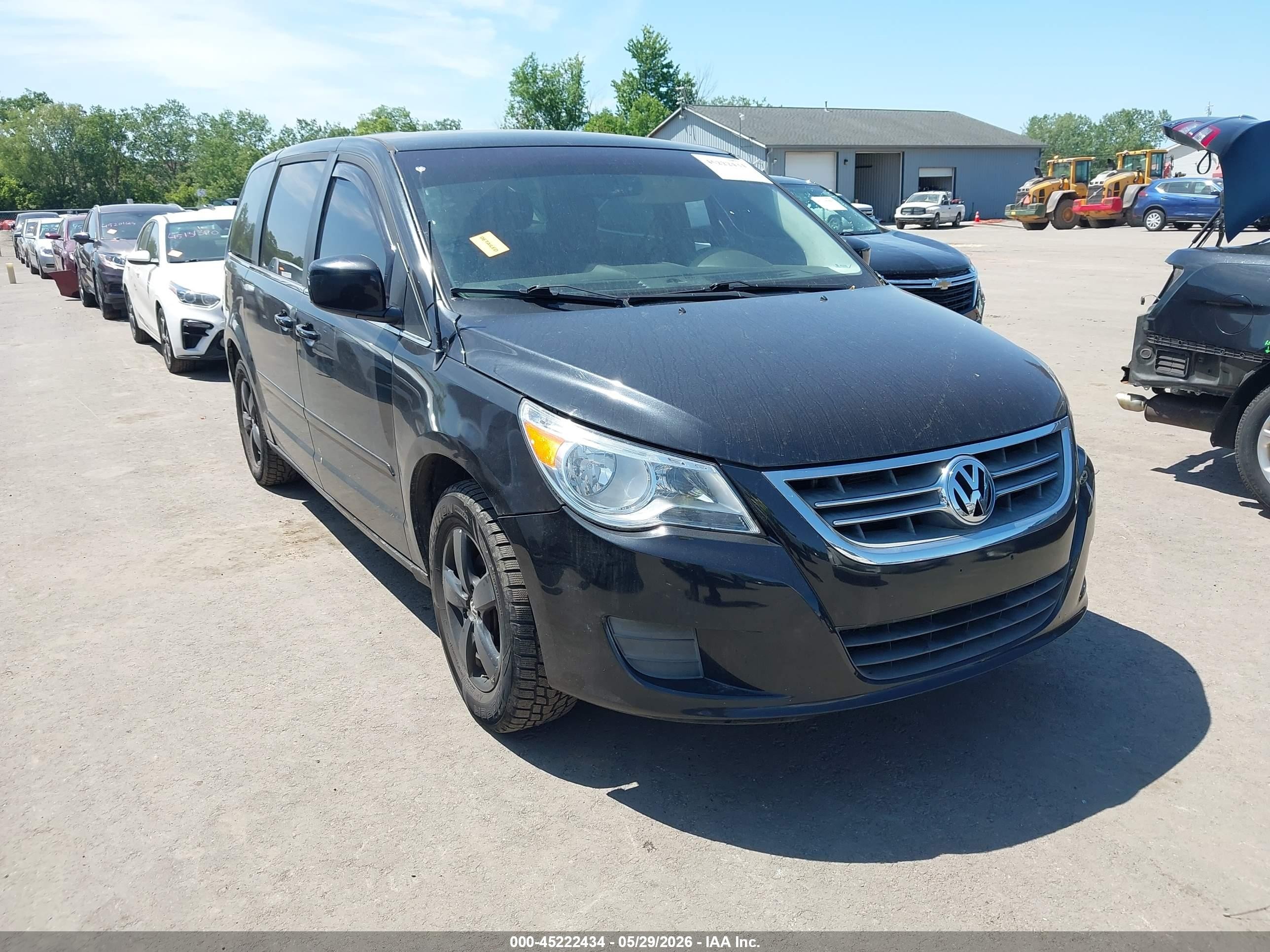 2010 Volkswagen Routan Se Black vin: 2V4RW3D10AR242424