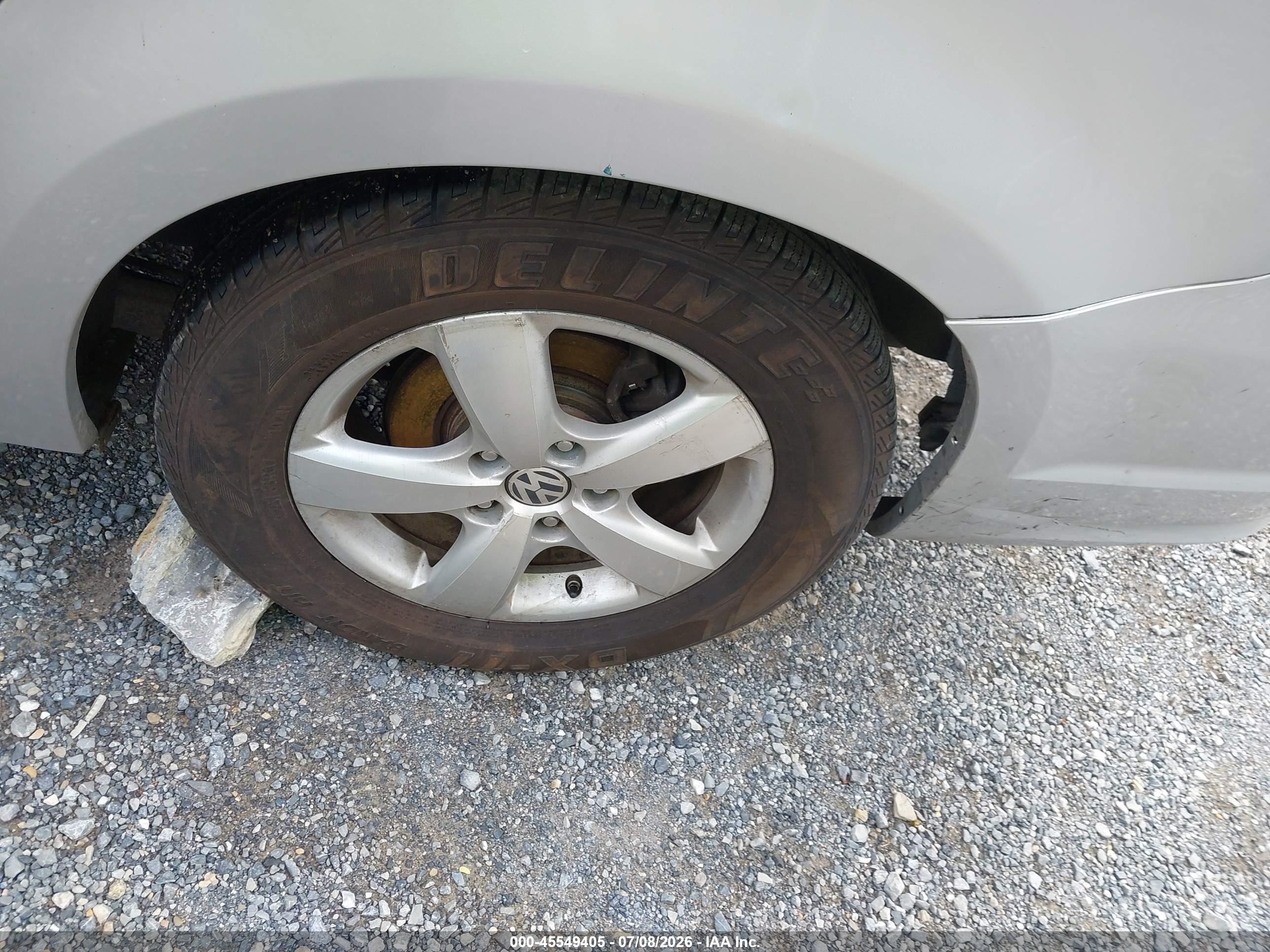 2010 Volkswagen Routan Se Silver vin: 2V4RW3D10AR281854