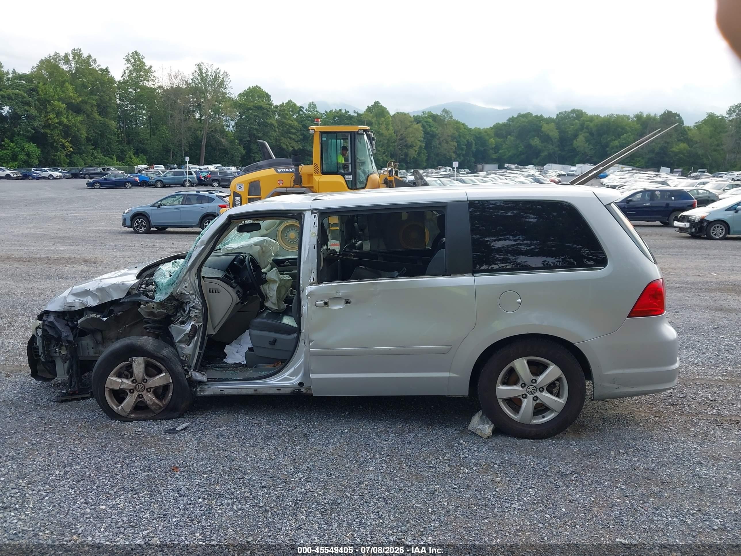 2010 Volkswagen Routan Se Silver vin: 2V4RW3D10AR281854