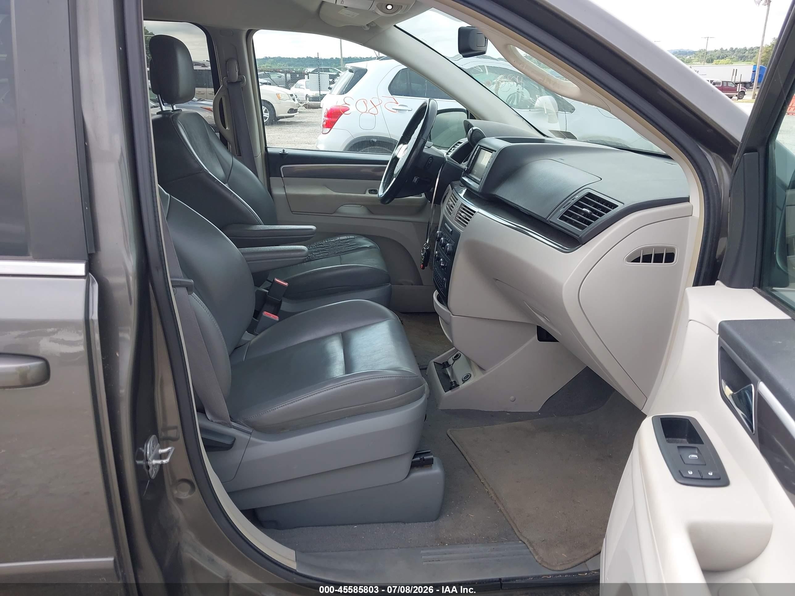 2010 Volkswagen Routan Se Gray vin: 2V4RW3D10AR333466