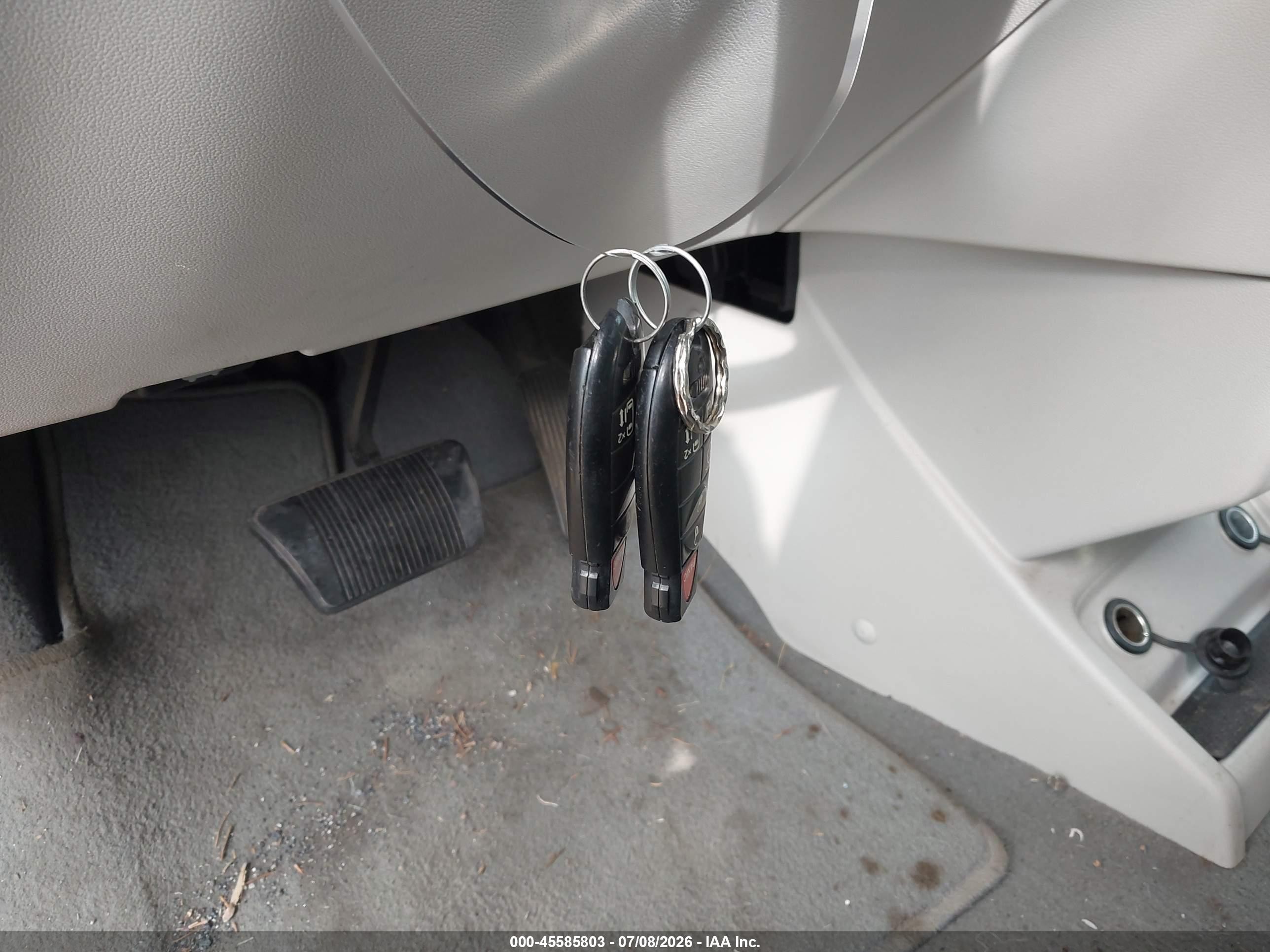 2010 Volkswagen Routan Se Gray vin: 2V4RW3D10AR333466