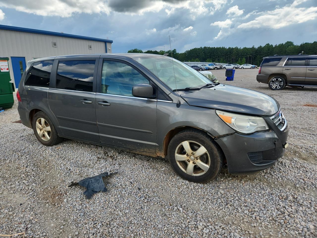 2010 Volkswagen Routan Se Gray vin: 2V4RW3D11AR295679