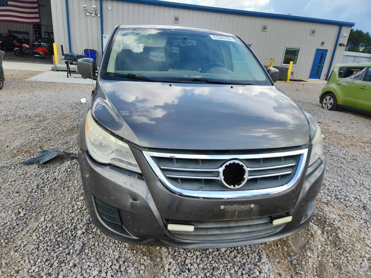 2010 Volkswagen Routan Se Gray vin: 2V4RW3D11AR295679