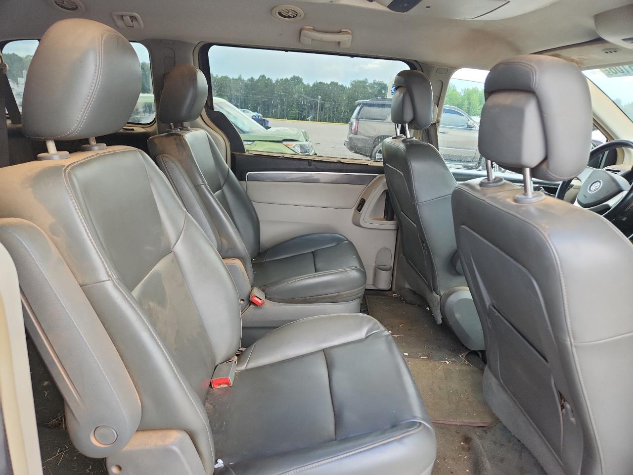 2010 Volkswagen Routan Se Gray vin: 2V4RW3D11AR295679