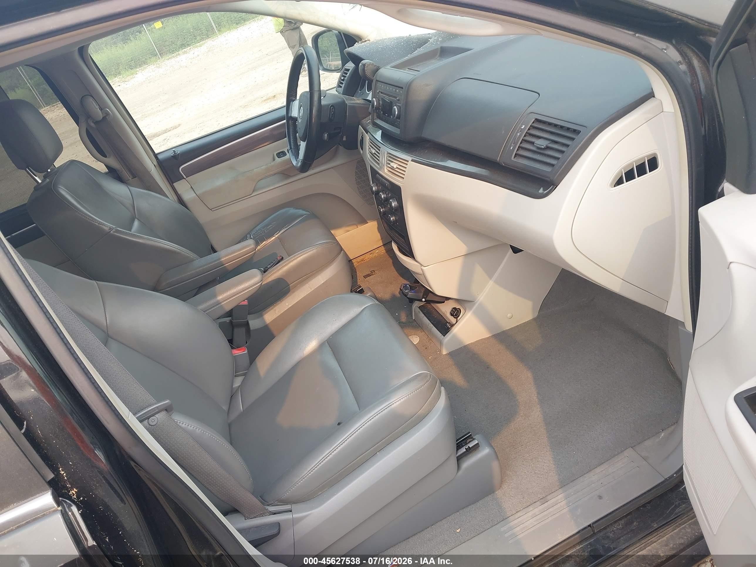 2010 Volkswagen Routan Se Black vin: 2V4RW3D11AR424407