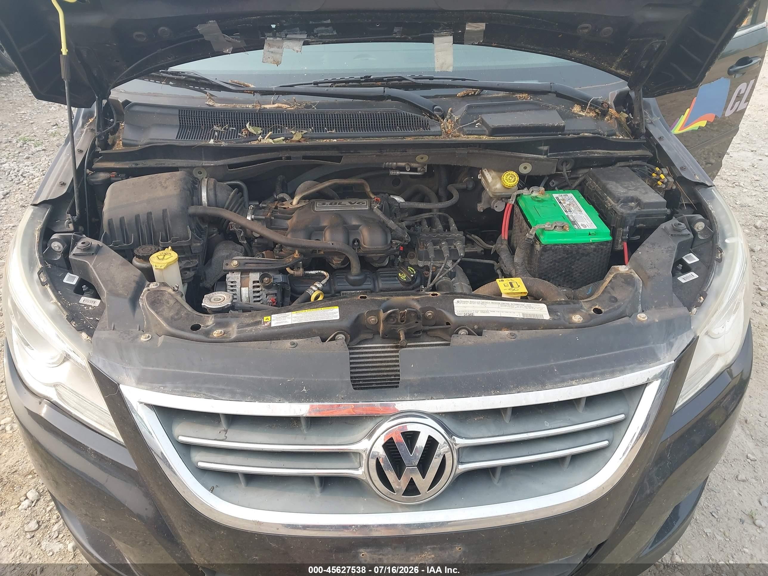 2010 Volkswagen Routan Se Black vin: 2V4RW3D11AR424407