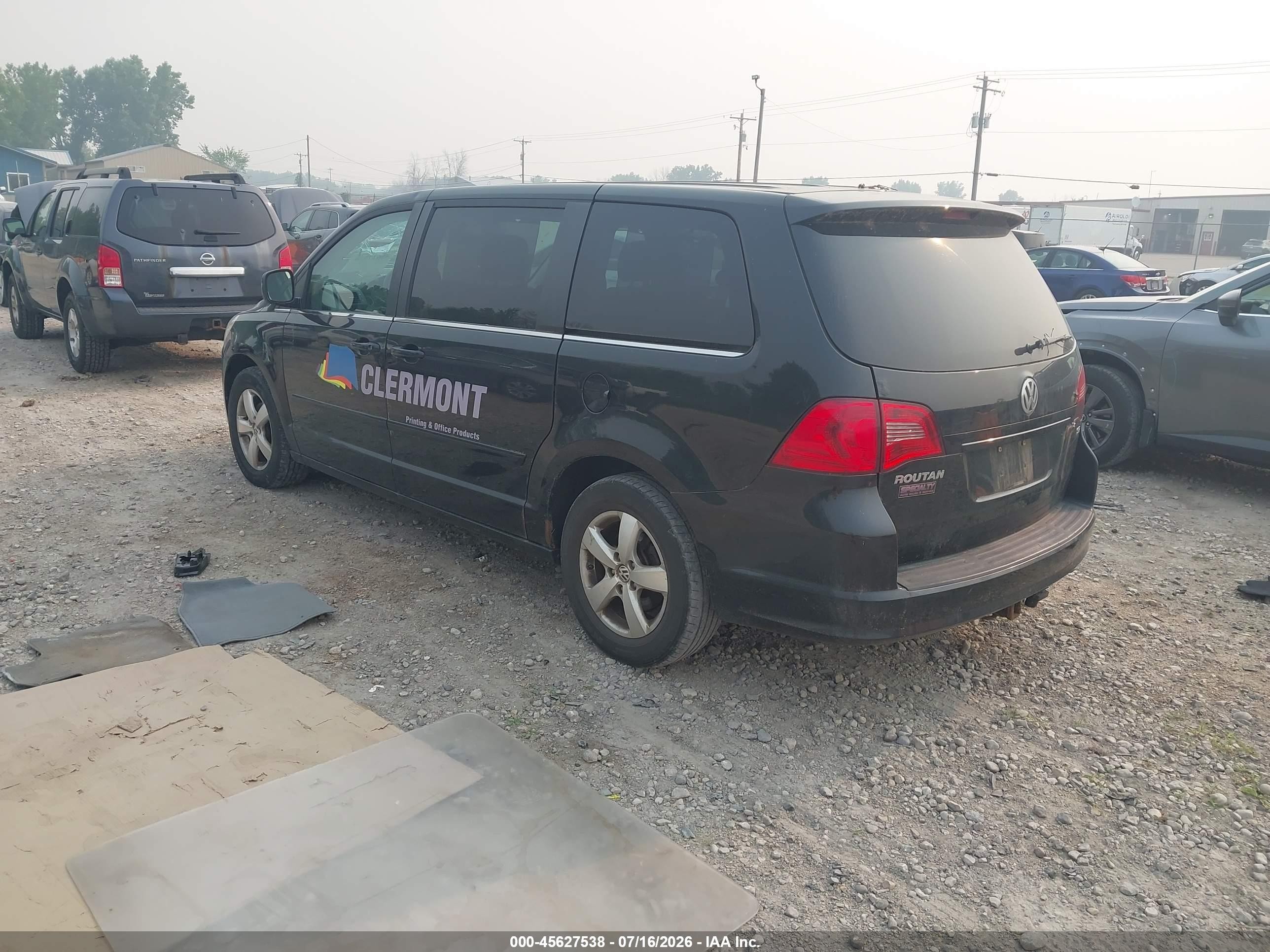2010 Volkswagen Routan Se Black vin: 2V4RW3D11AR424407