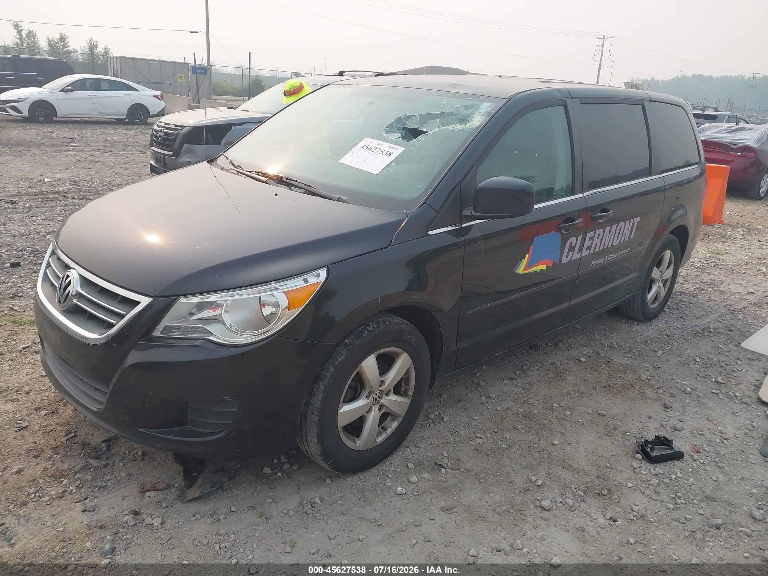 2010 Volkswagen Routan Se Black vin: 2V4RW3D11AR424407
