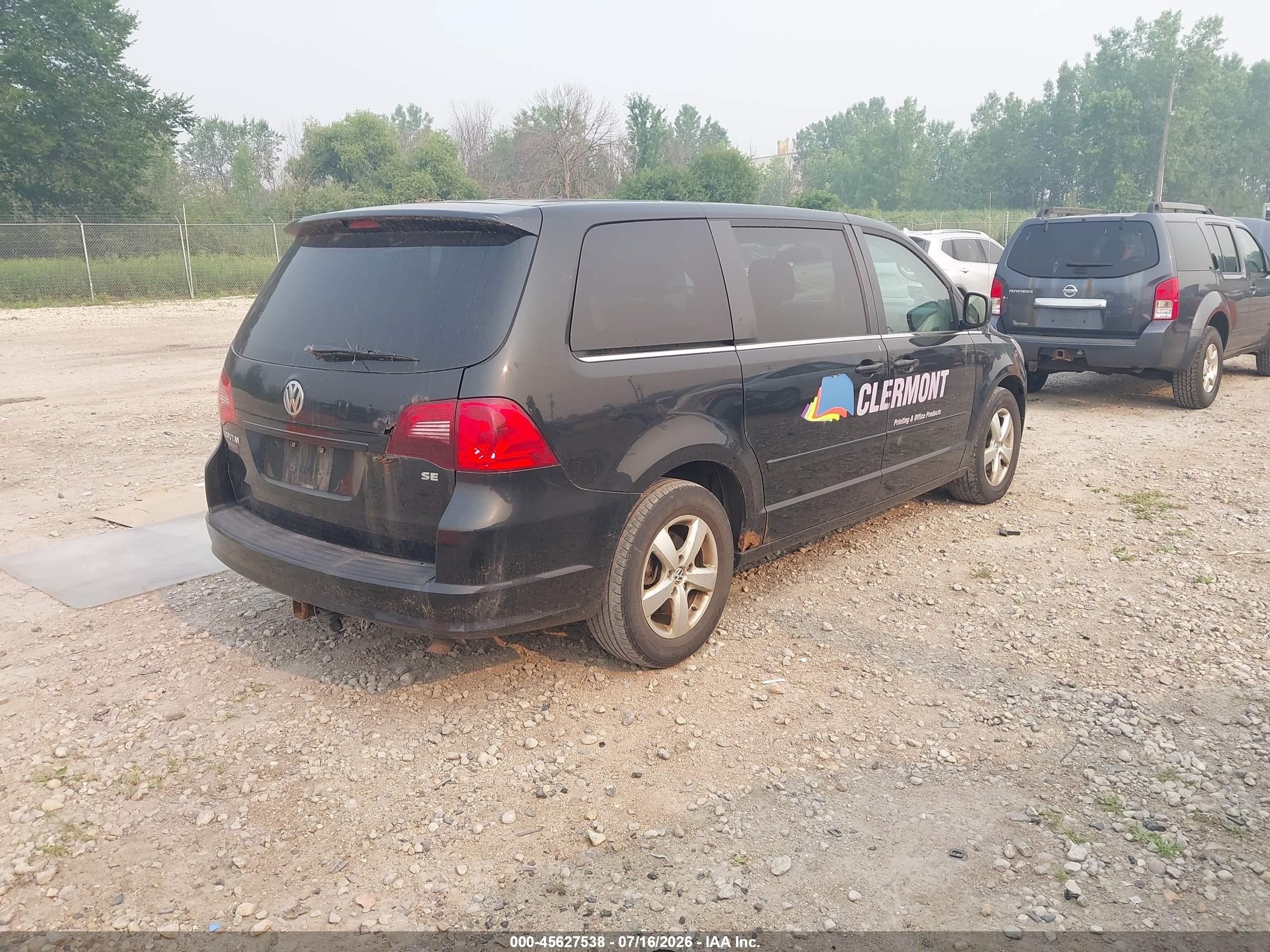 2010 Volkswagen Routan Se Black vin: 2V4RW3D11AR424407