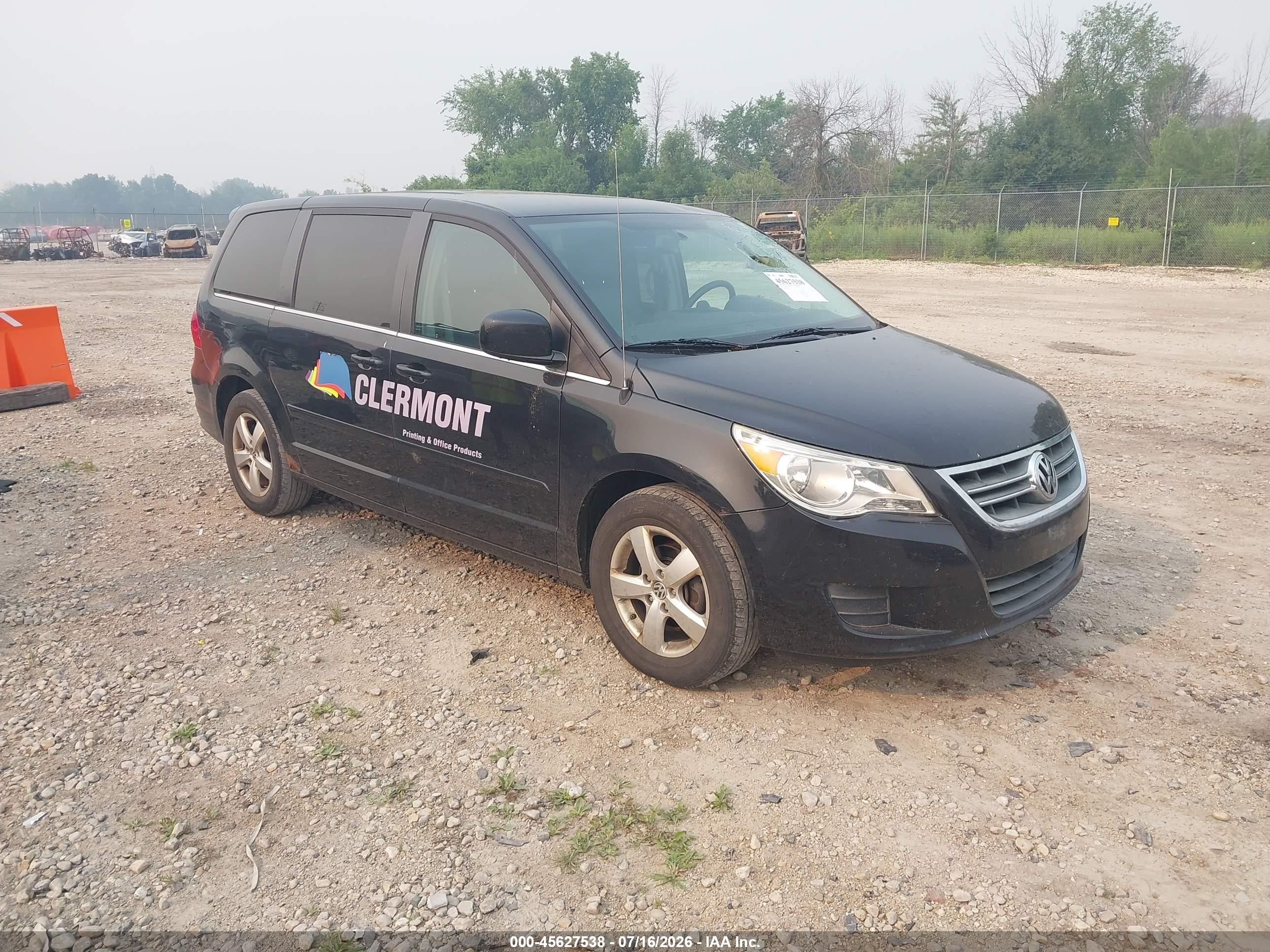 2010 Volkswagen Routan Se Black vin: 2V4RW3D11AR424407