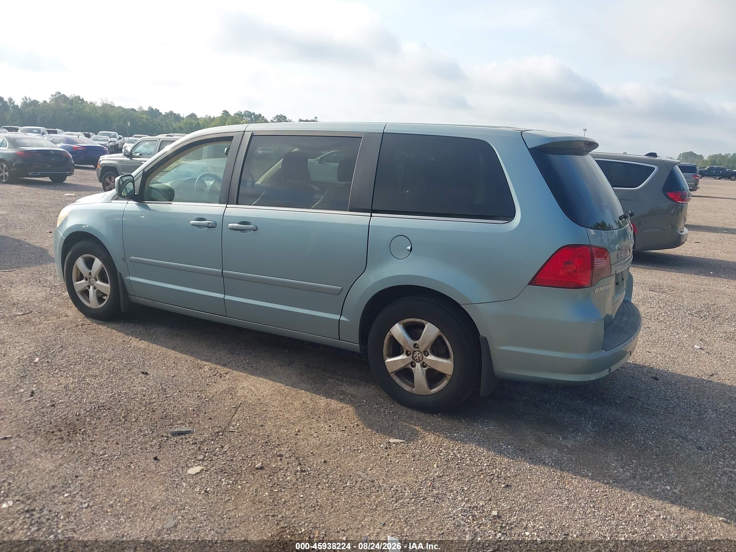 2010 Volkswagen Routan Se Blue vin: 2V4RW3D12AR280267