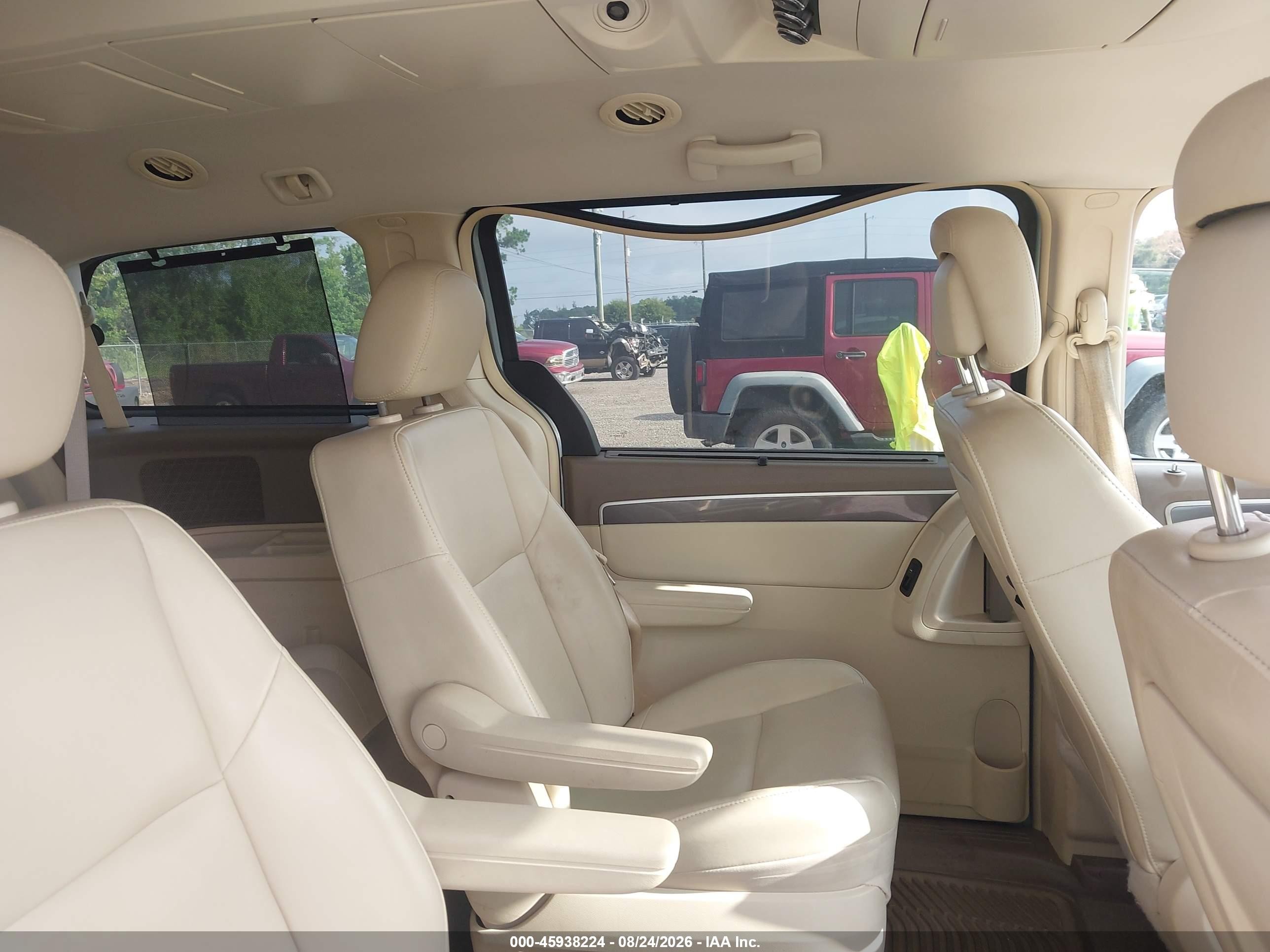 2010 Volkswagen Routan Se Blue vin: 2V4RW3D12AR280267