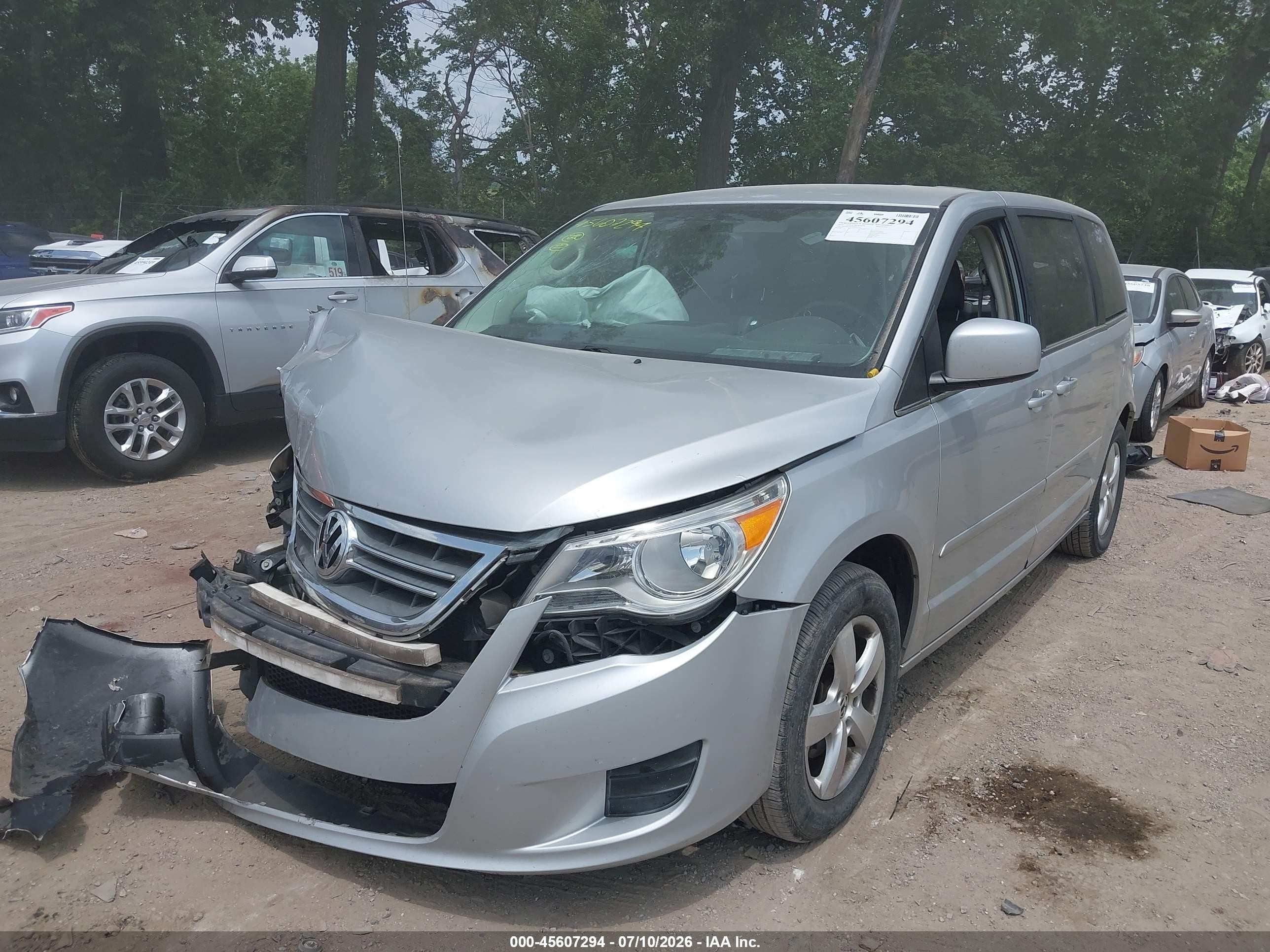 2010 Volkswagen Routan Se Silver vin: 2V4RW3D12AR424111