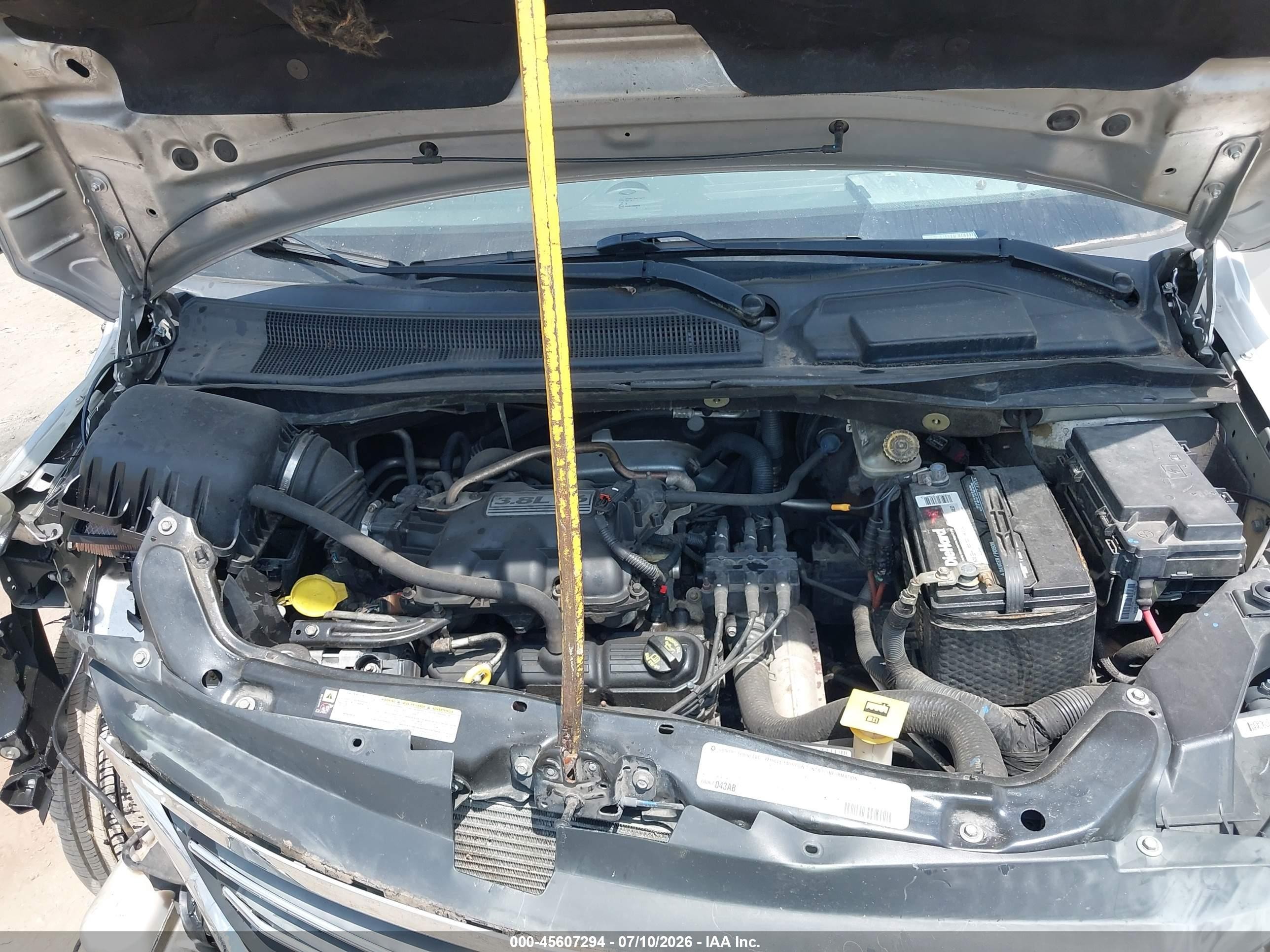 2010 Volkswagen Routan Se Silver vin: 2V4RW3D12AR424111