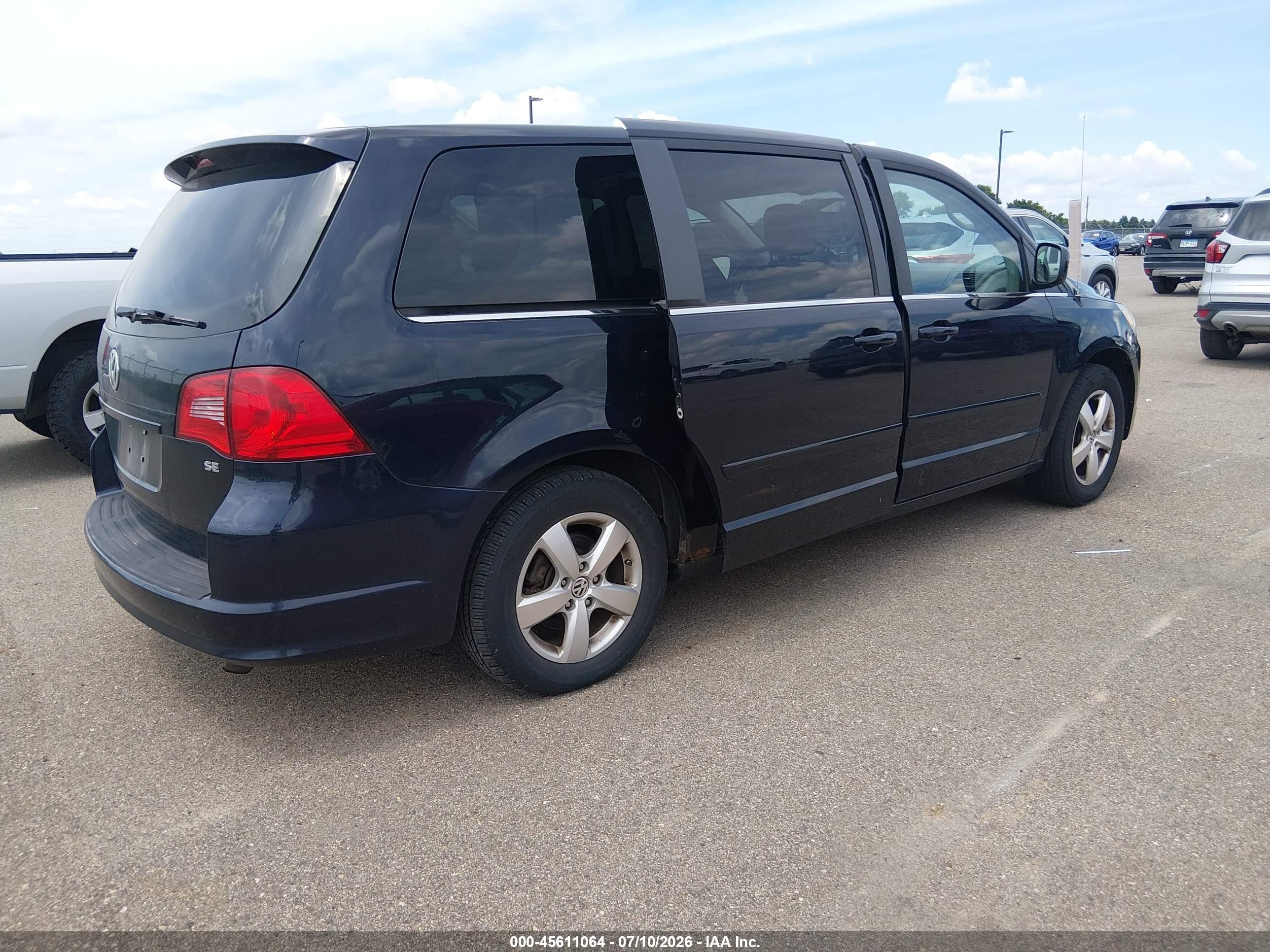 2010 Volkswagen Routan Se Blue vin: 2V4RW3D13AR272288