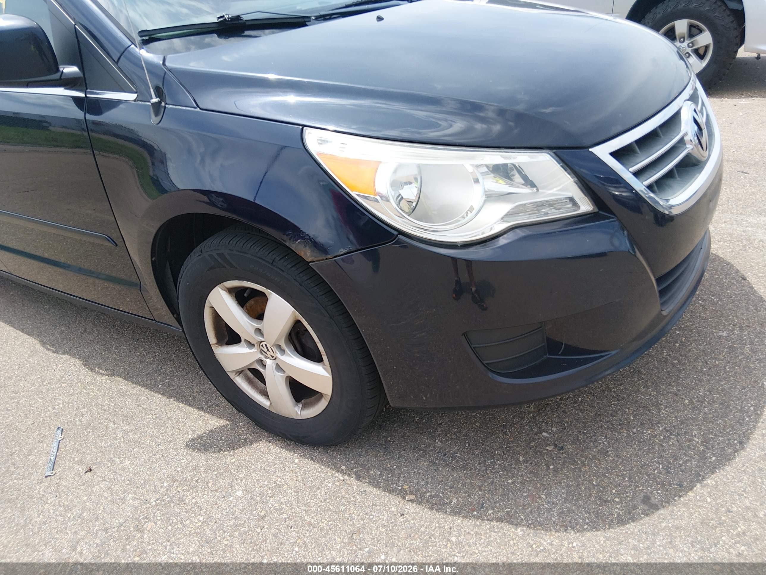 2010 Volkswagen Routan Se Blue vin: 2V4RW3D13AR272288