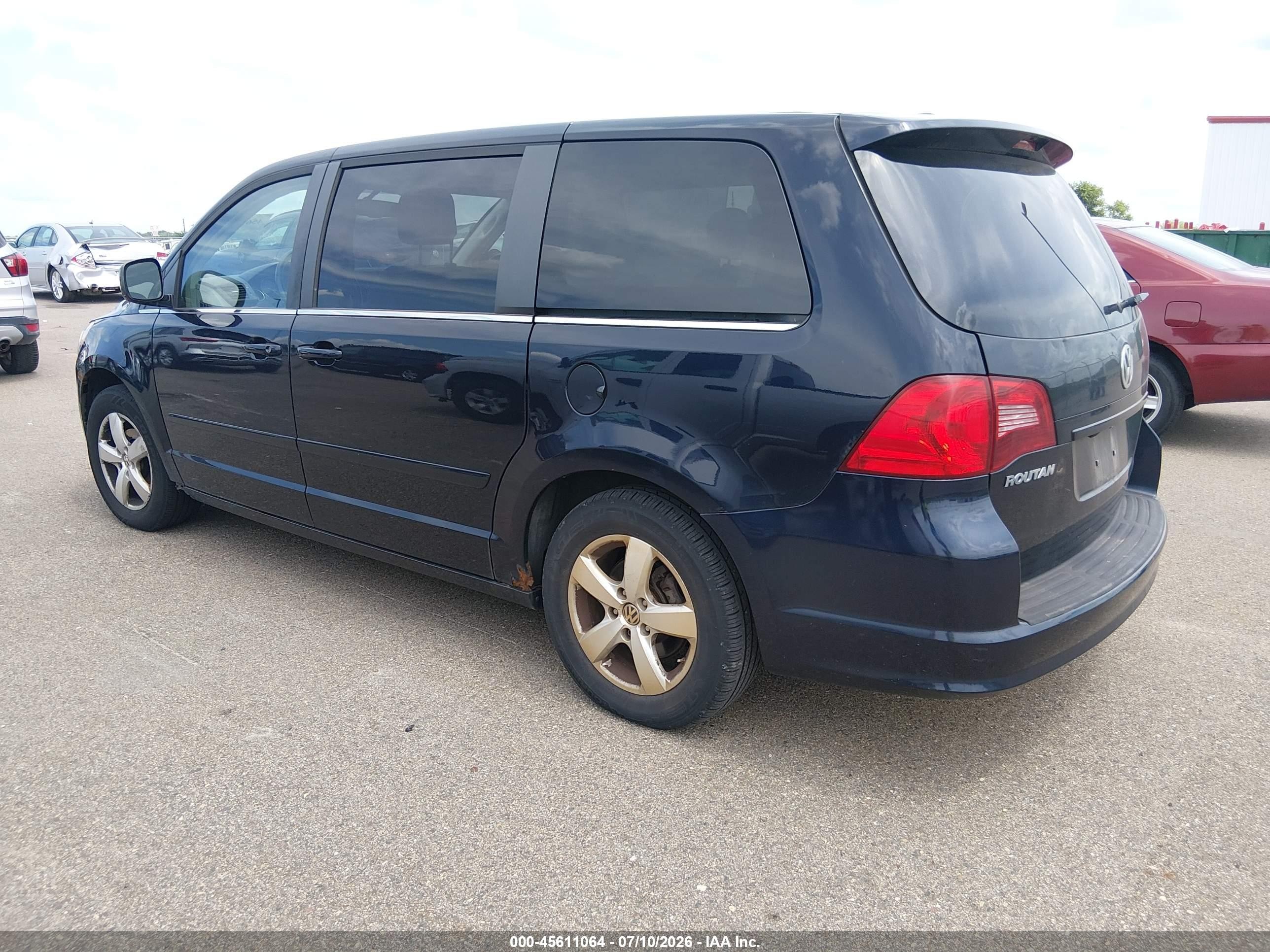 2010 Volkswagen Routan Se Blue vin: 2V4RW3D13AR272288
