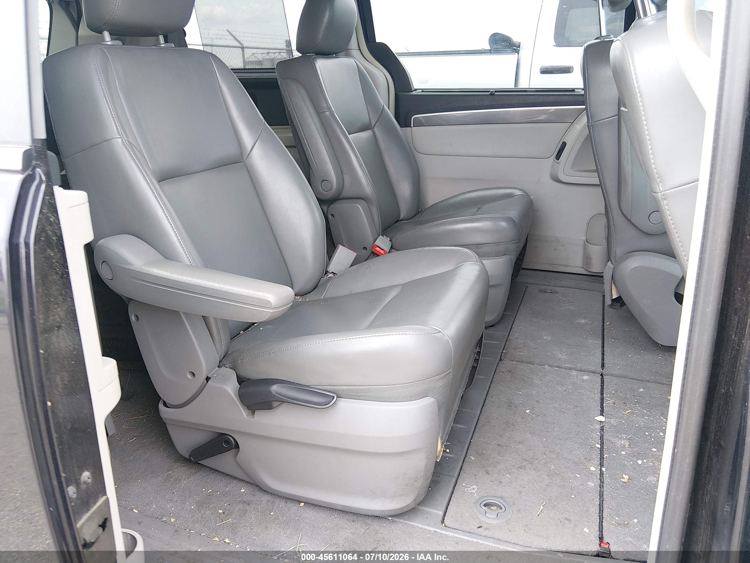 2010 Volkswagen Routan Se Blue vin: 2V4RW3D13AR272288
