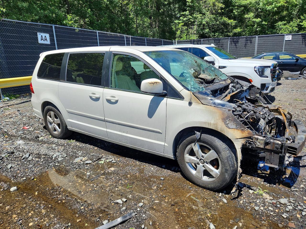 2010 Volkswagen Routan Se White vin: 2V4RW3D14AR158896
