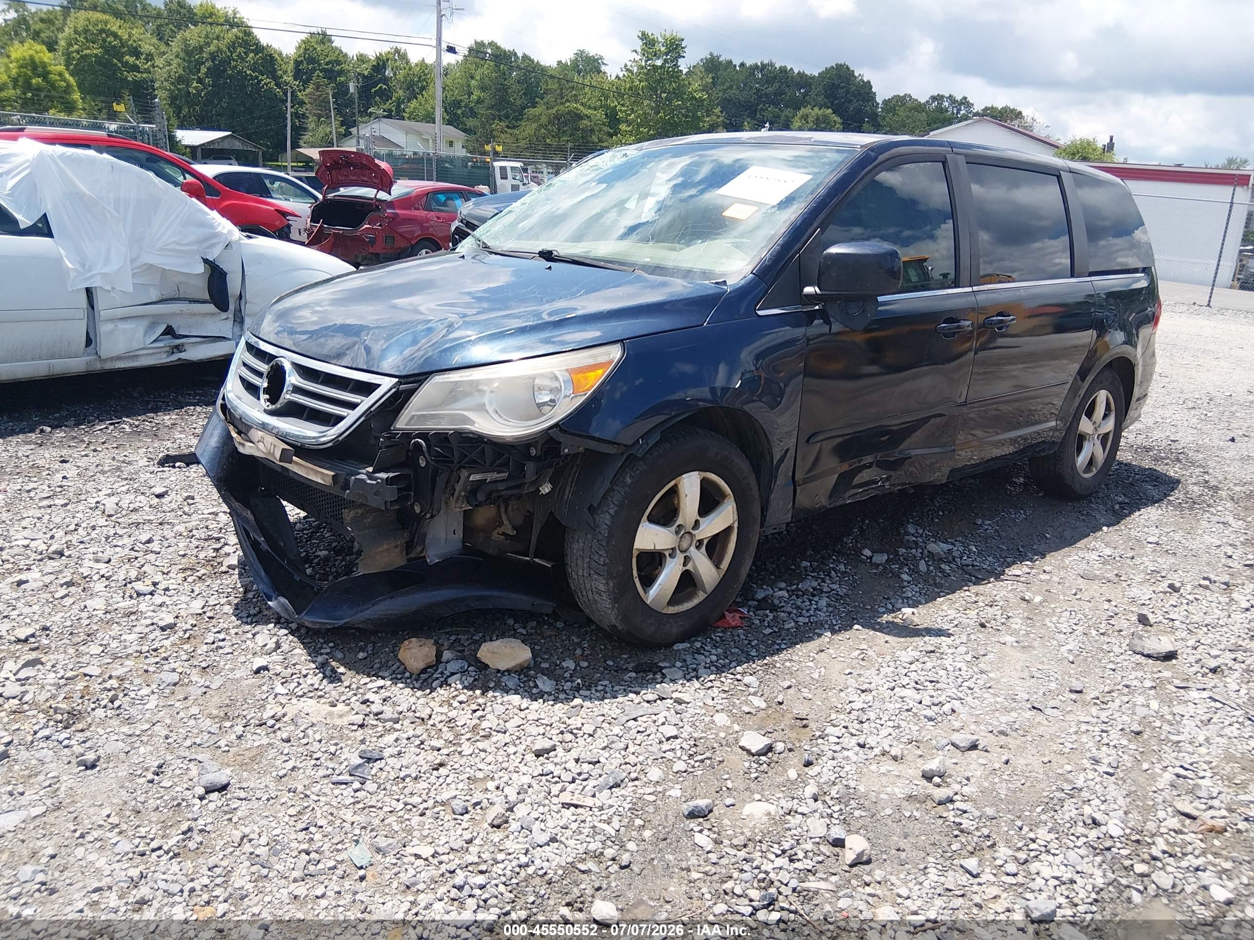 2010 Volkswagen Routan Se Blue vin: 2V4RW3D14AR190456