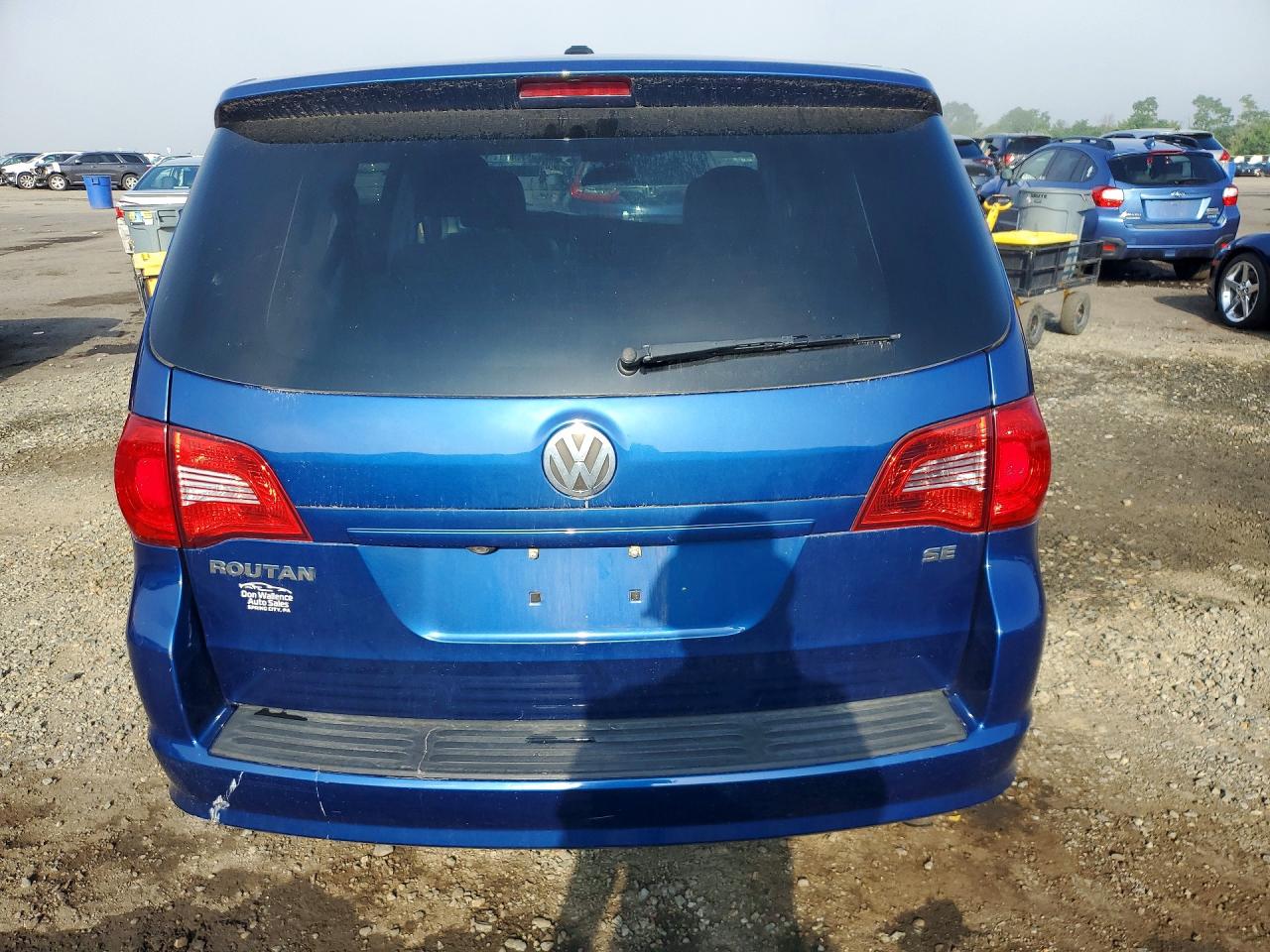 2010 Volkswagen Routan Se Синий vin: 2V4RW3D14AR296132