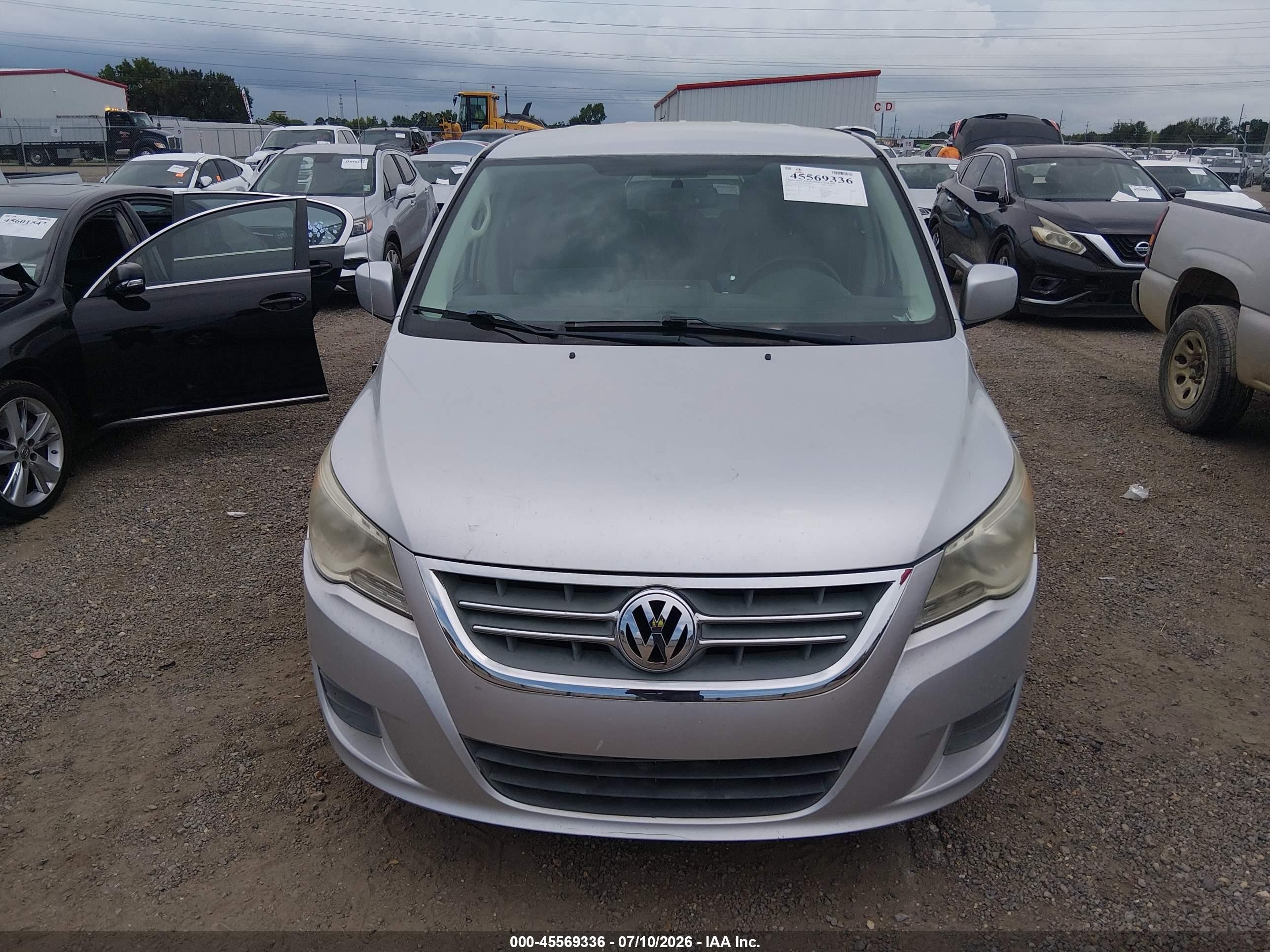 2010 Volkswagen Routan Se Silver vin: 2V4RW3D14AR333146