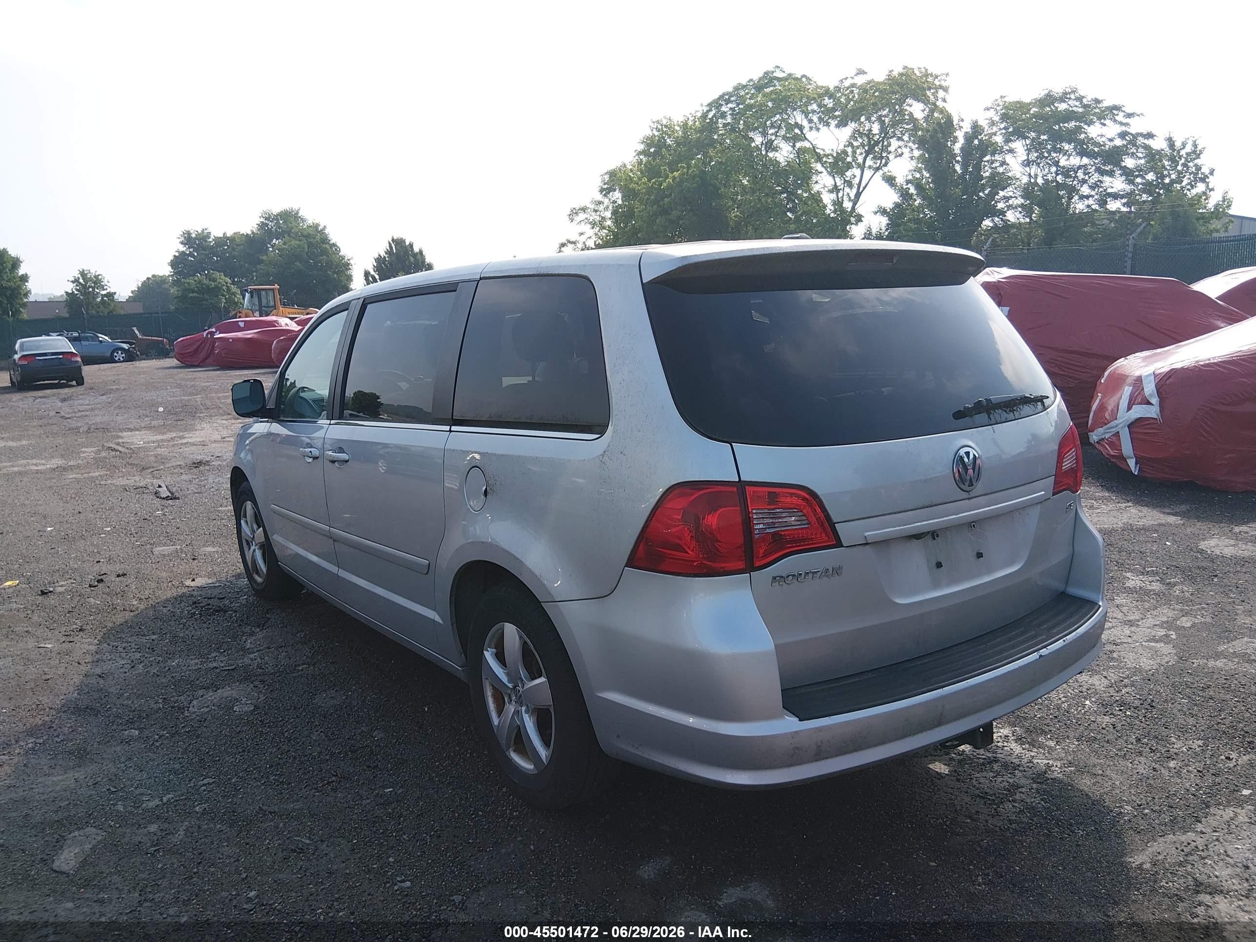 2010 Volkswagen Routan Se Silver vin: 2V4RW3D15AR262930