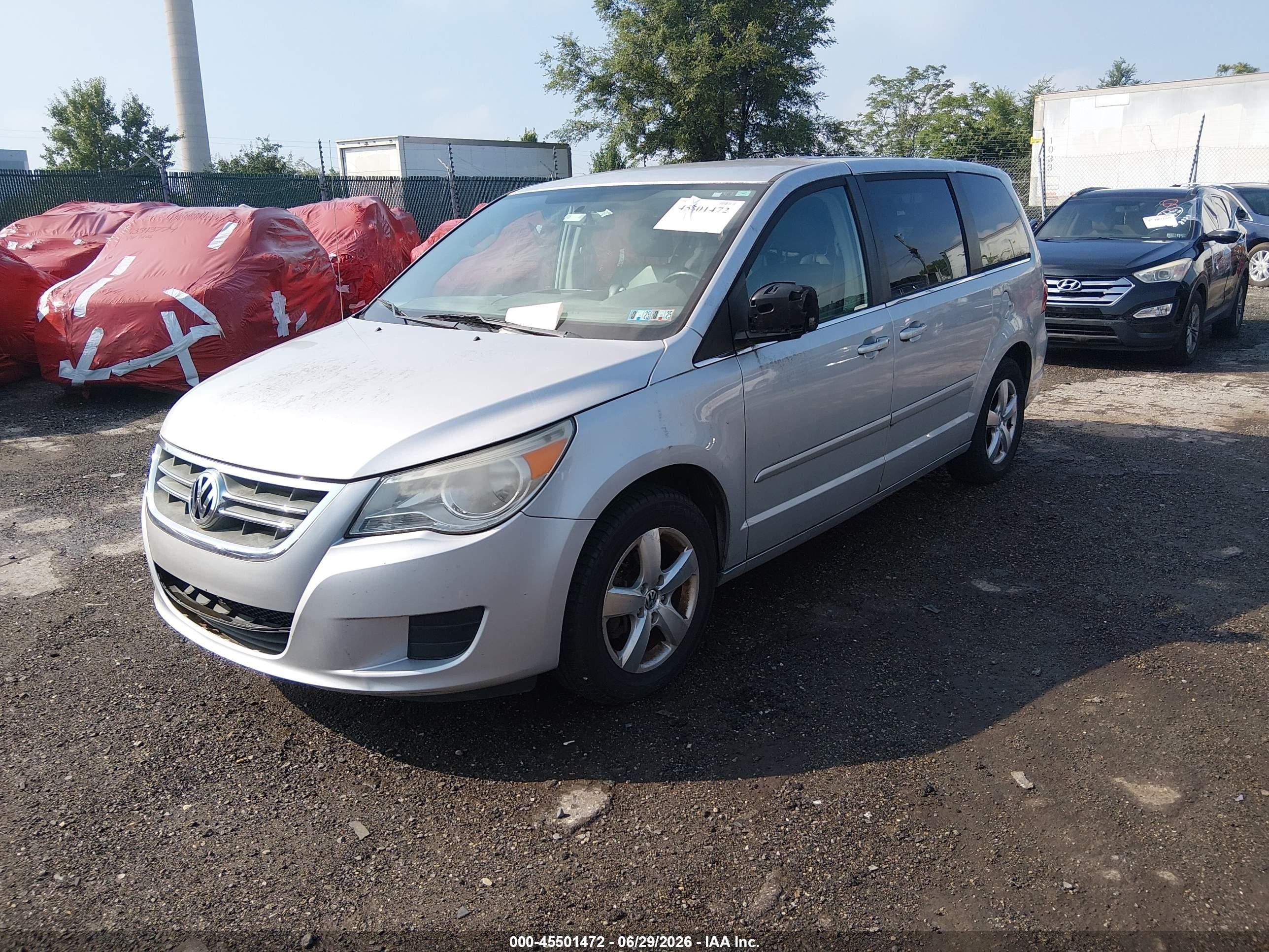 2010 Volkswagen Routan Se Silver vin: 2V4RW3D15AR262930