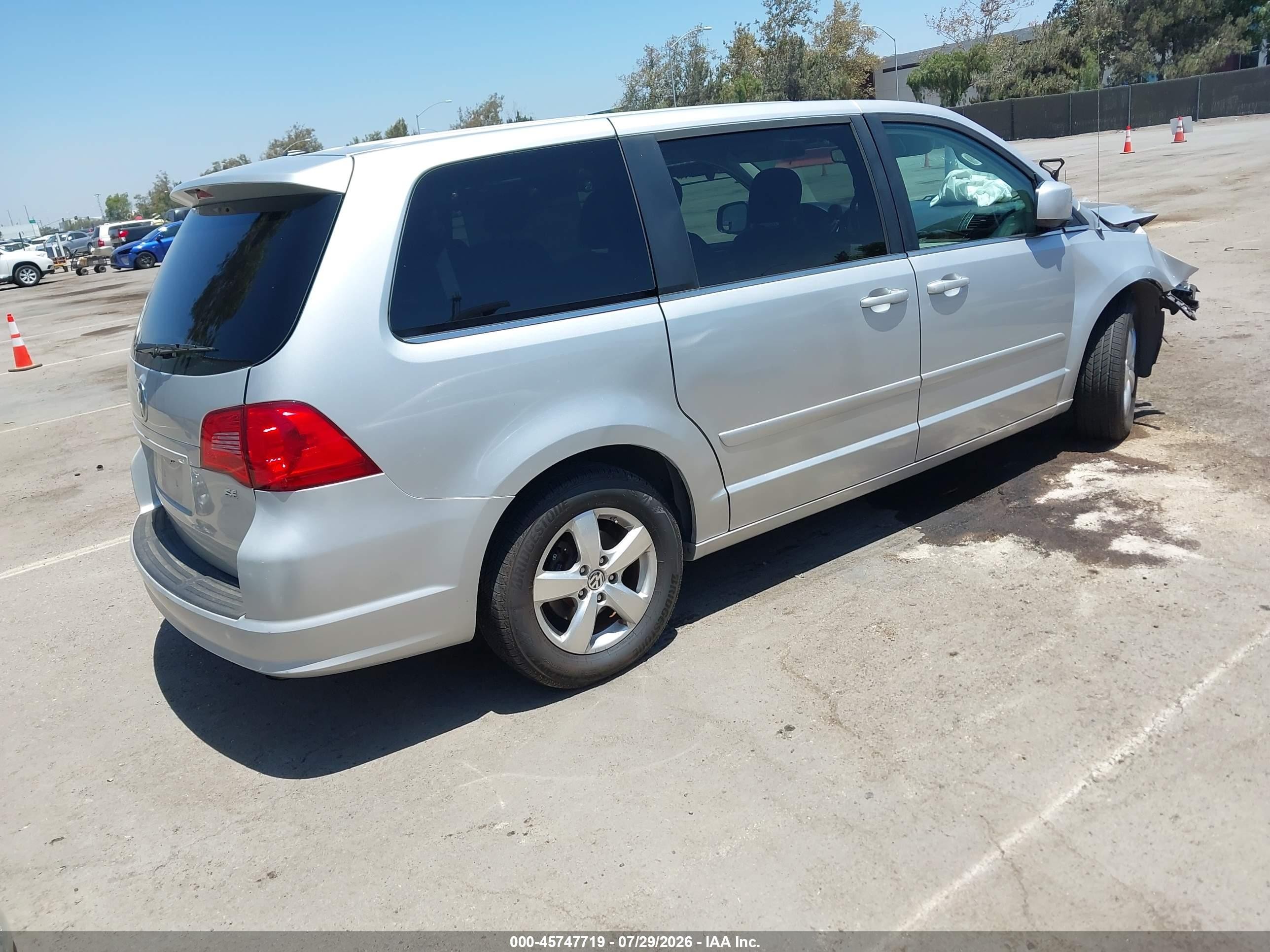 2010 Volkswagen Routan Se Silver vin: 2V4RW3D16AR231072