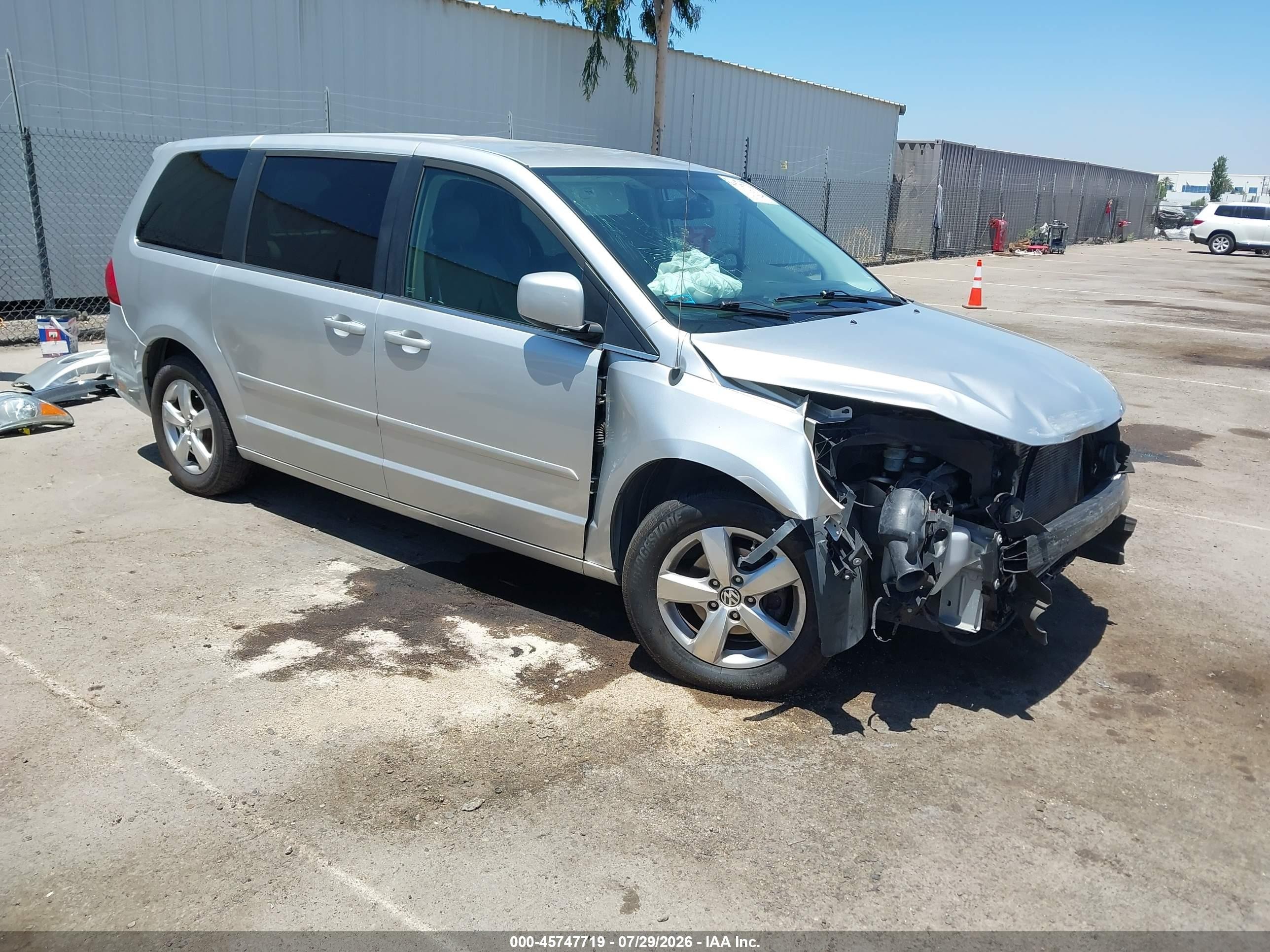 2010 Volkswagen Routan Se Silver vin: 2V4RW3D16AR231072