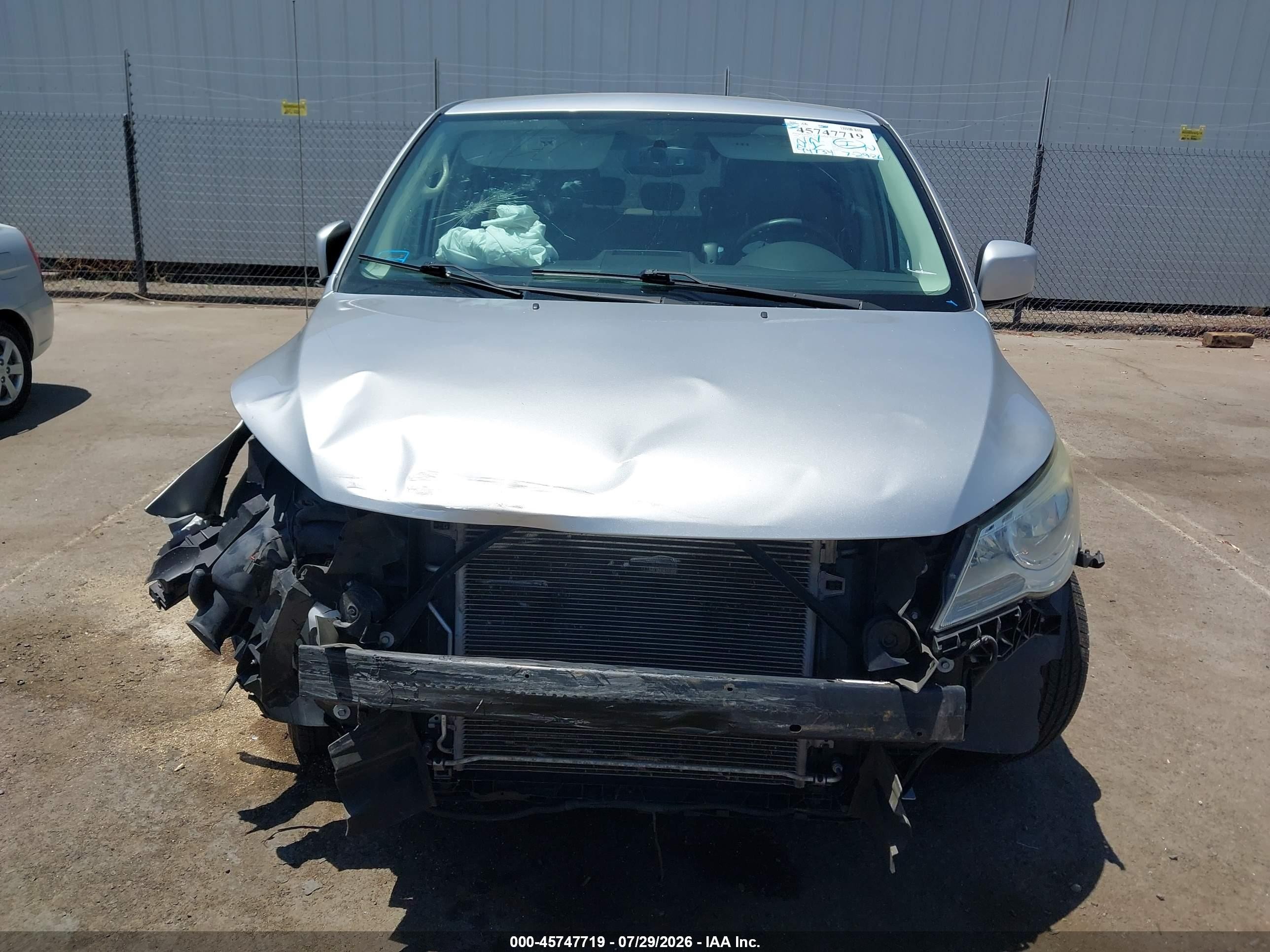 2010 Volkswagen Routan Se Silver vin: 2V4RW3D16AR231072